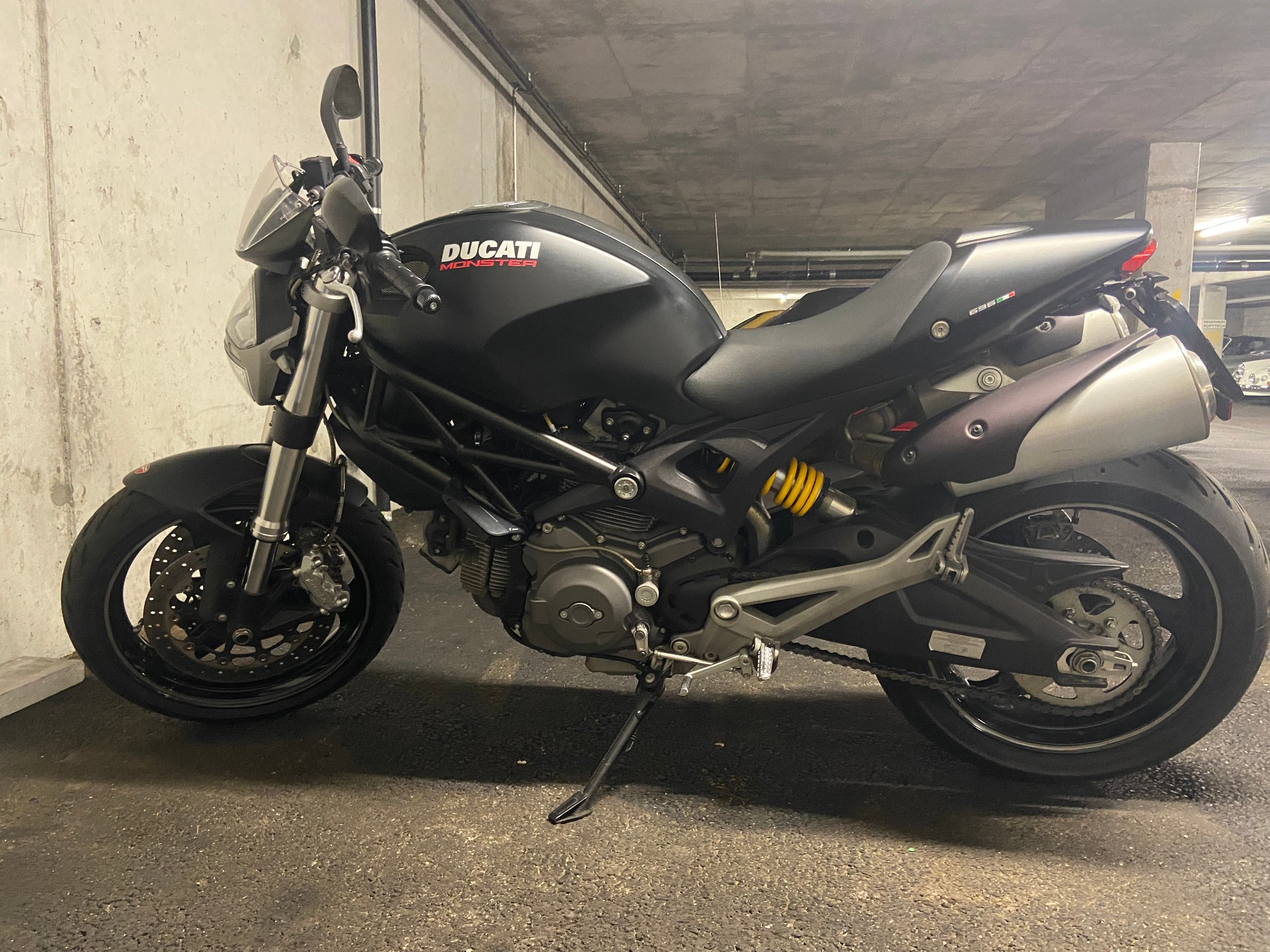 DUCATI Monster 696M ABS-image-2