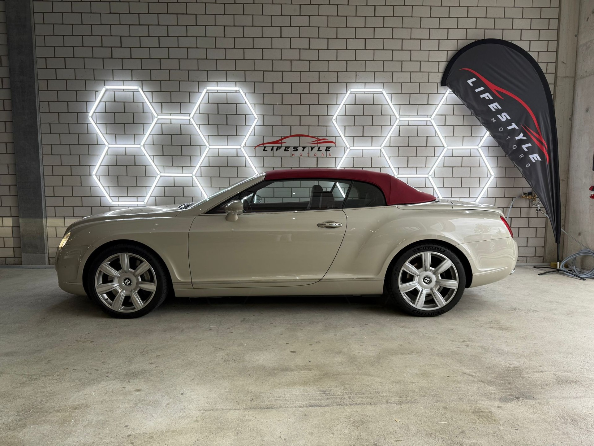 BENTLEY Continental GTC 6.0-image-1
