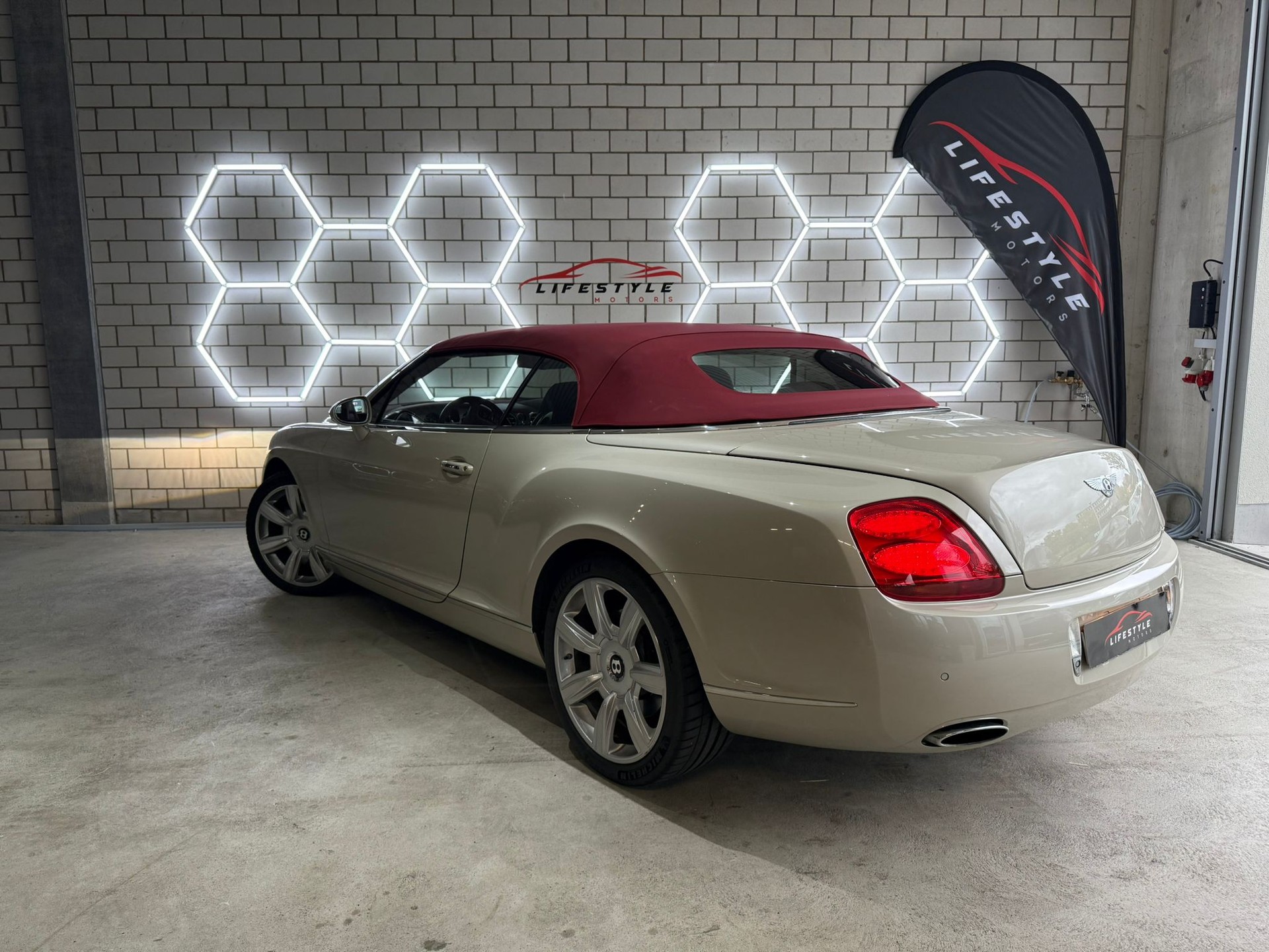 BENTLEY Continental GTC 6.0-image-2