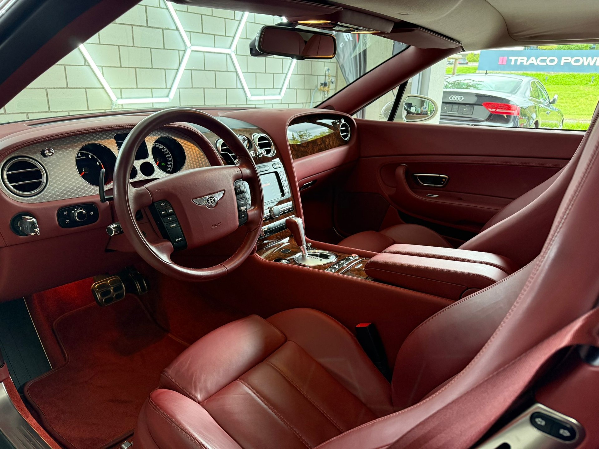 BENTLEY Continental GTC 6.0-image-6