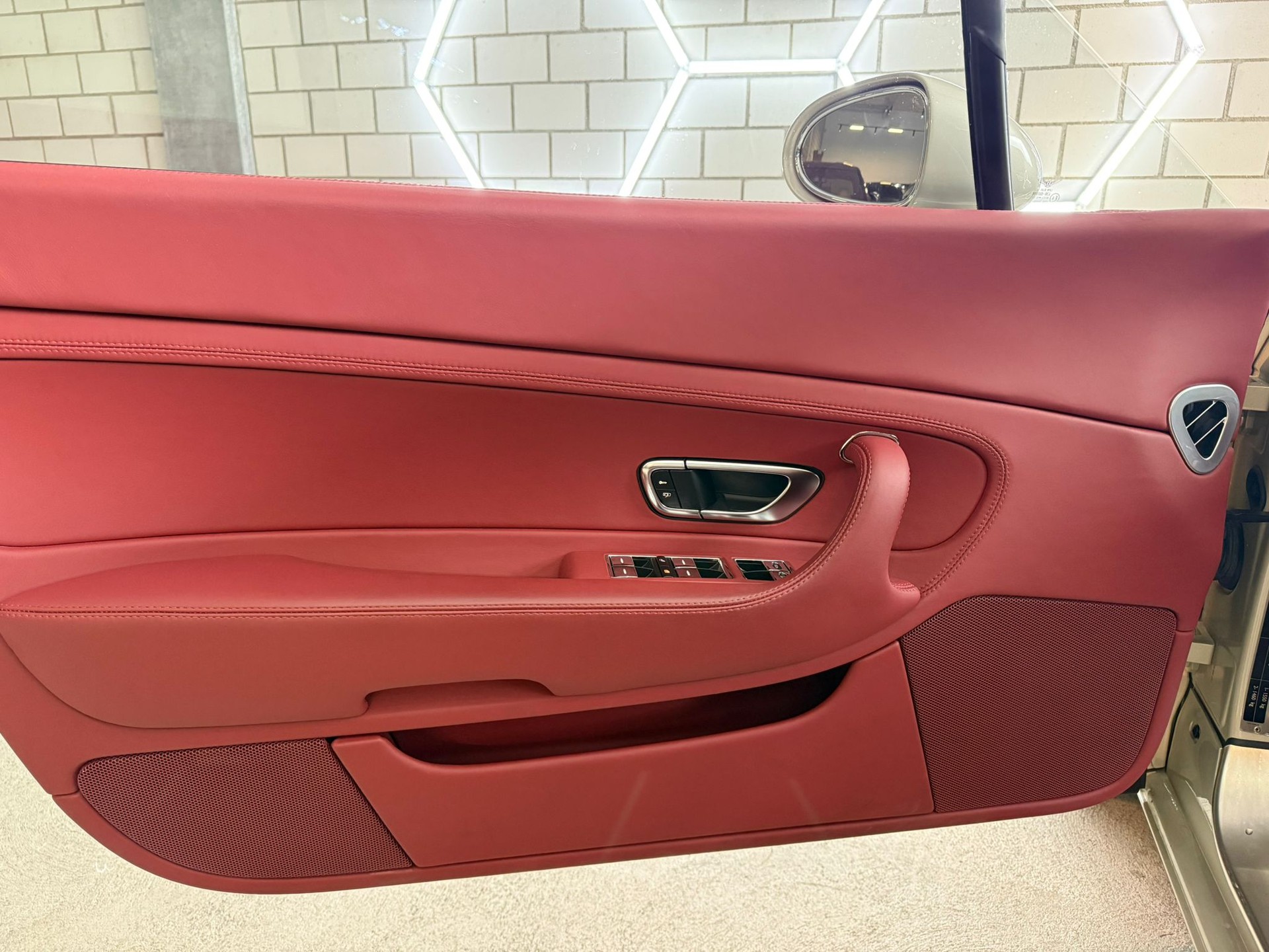 BENTLEY Continental GTC 6.0-image-5