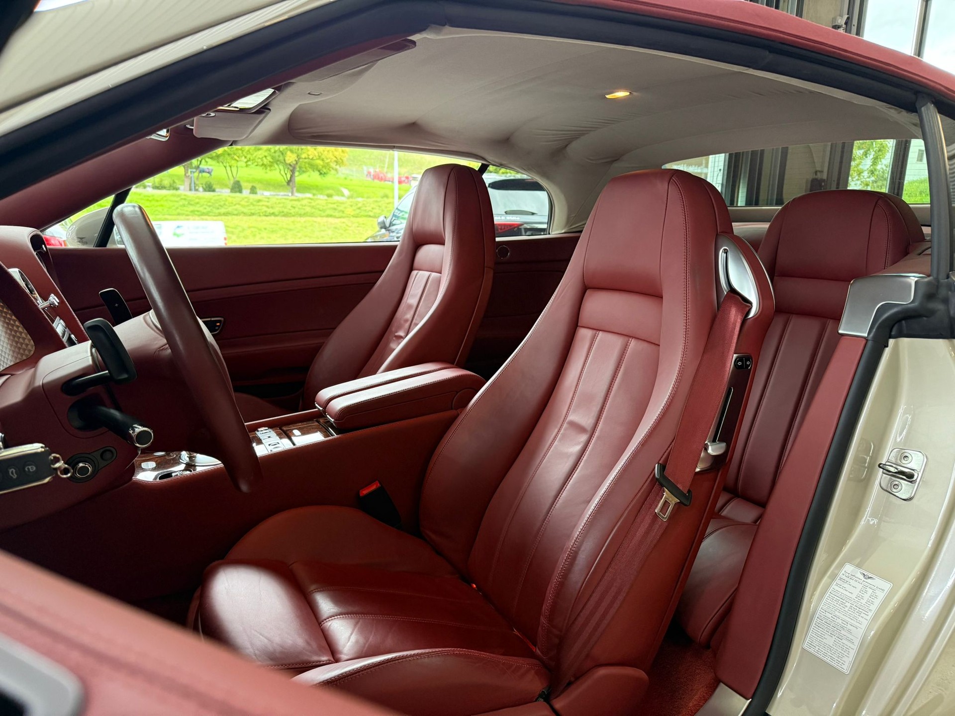 BENTLEY Continental GTC 6.0-image-10