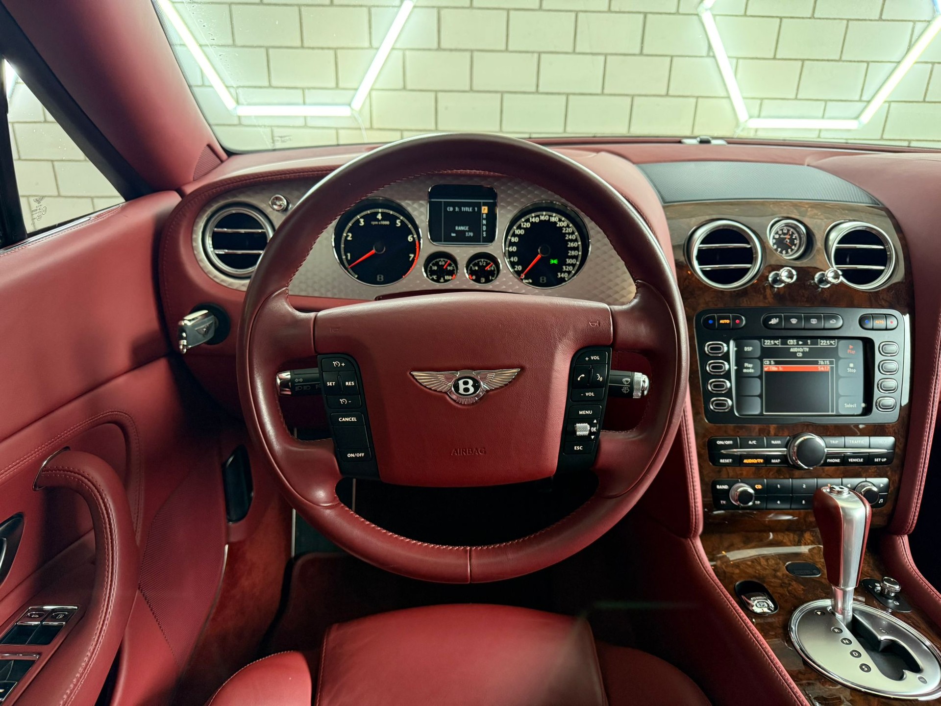 BENTLEY Continental GTC 6.0-image-7