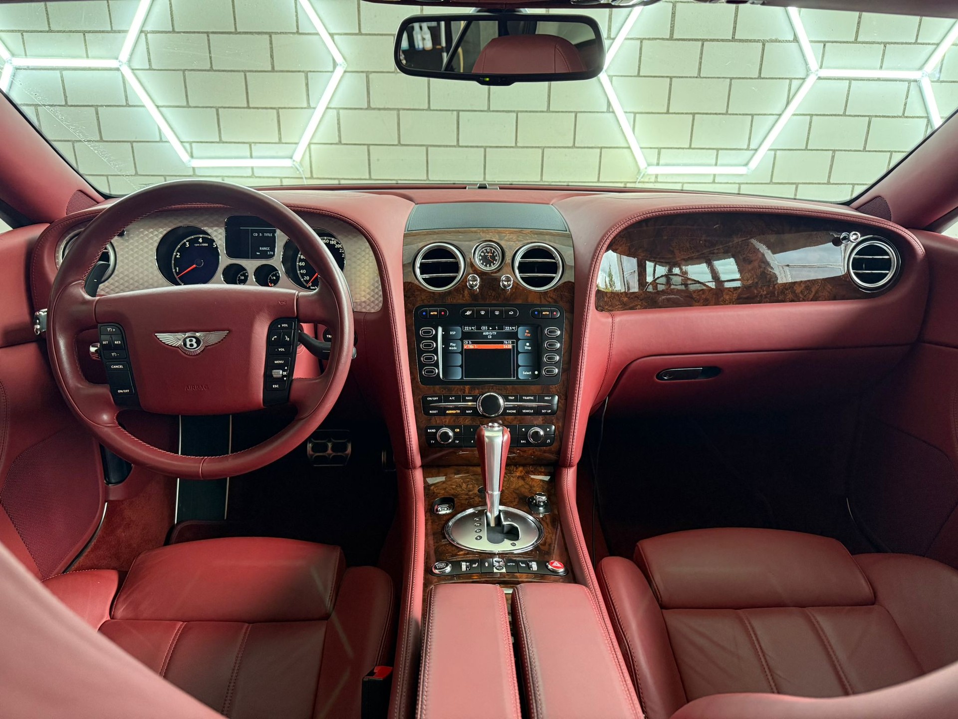 BENTLEY Continental GTC 6.0-image-8