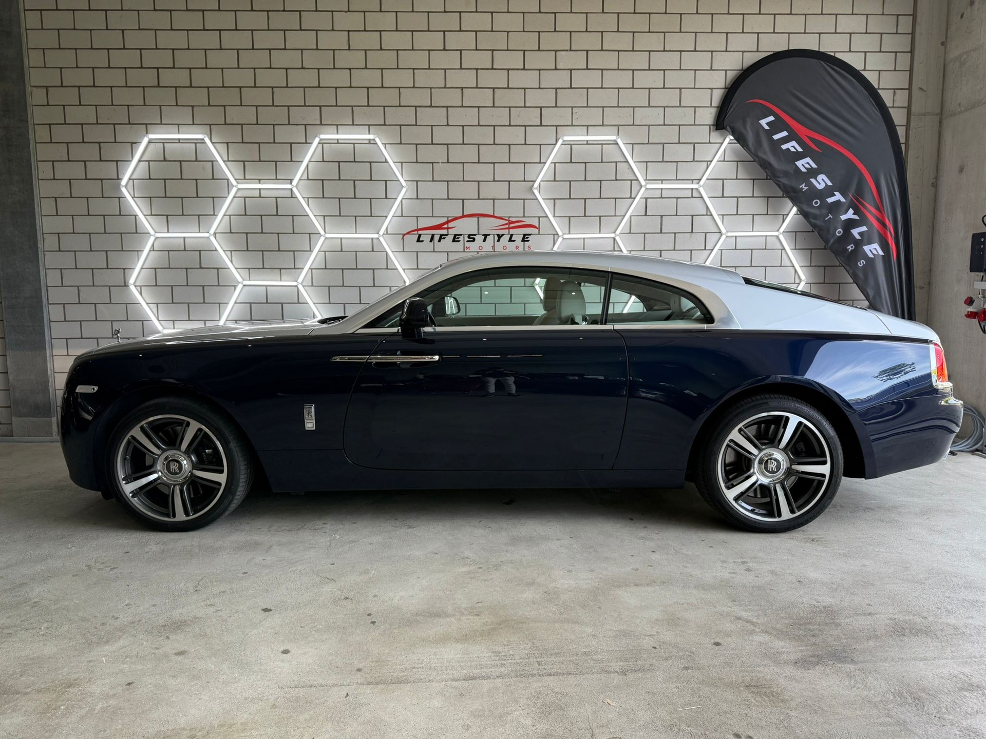 ROLLS-ROYCE Wraith 6.6 V12-image-1