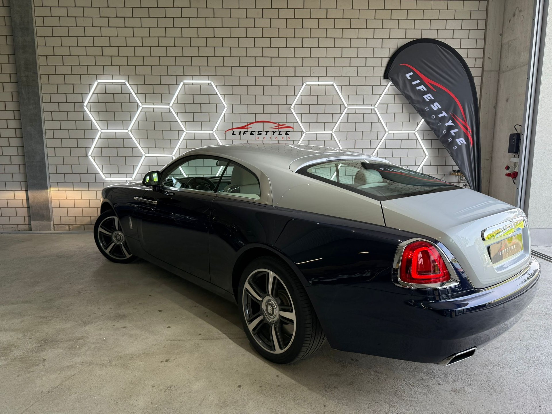ROLLS-ROYCE Wraith 6.6 V12-image-2