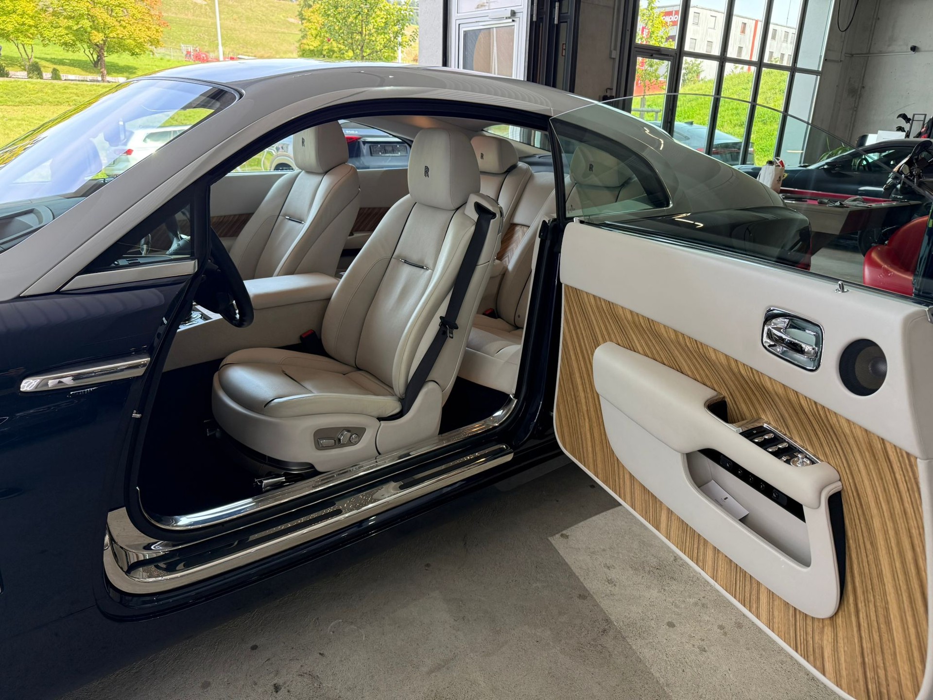 ROLLS-ROYCE Wraith 6.6 V12-image-4