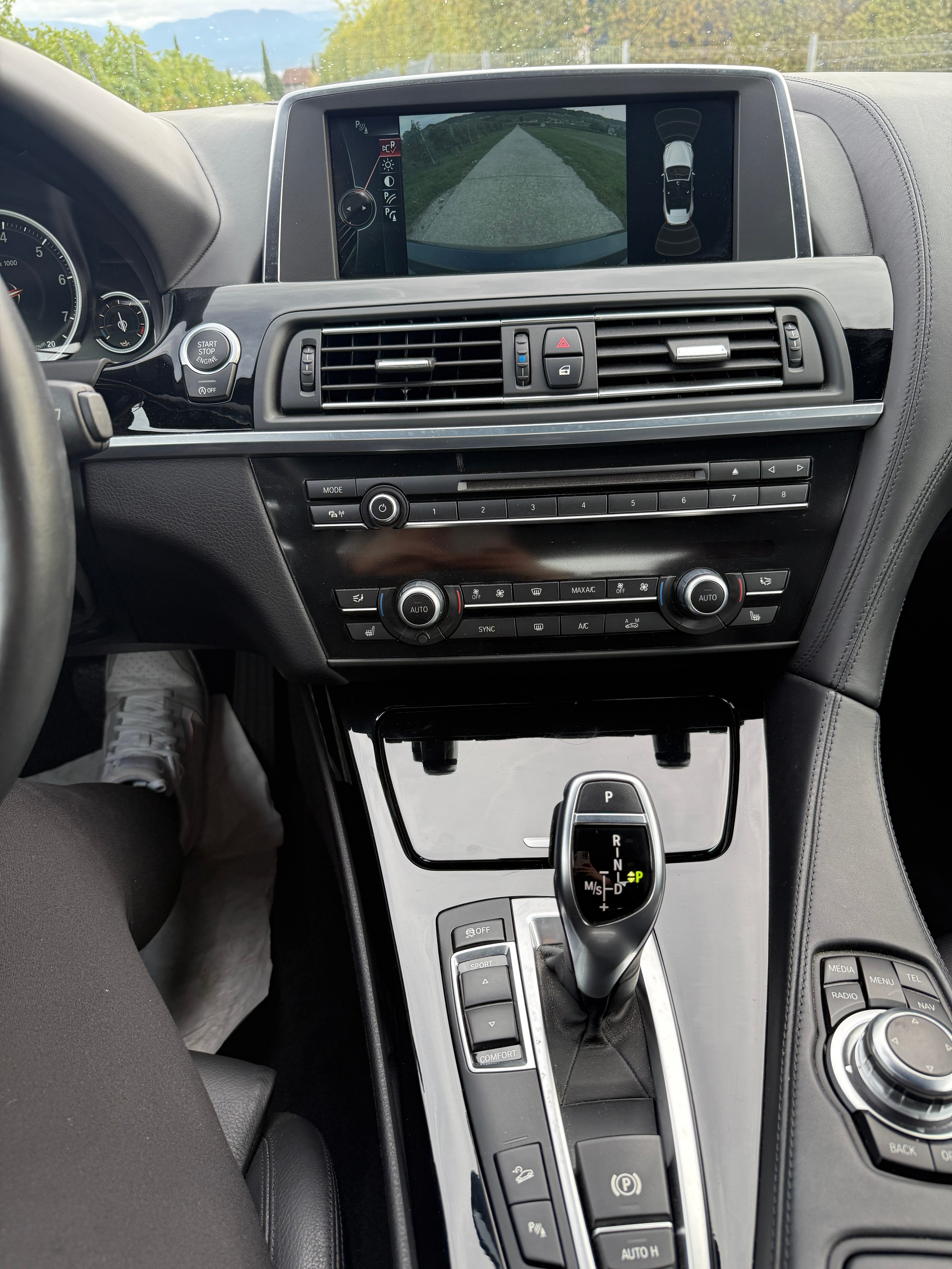 BMW 650i Cabrio xDrive-image-15