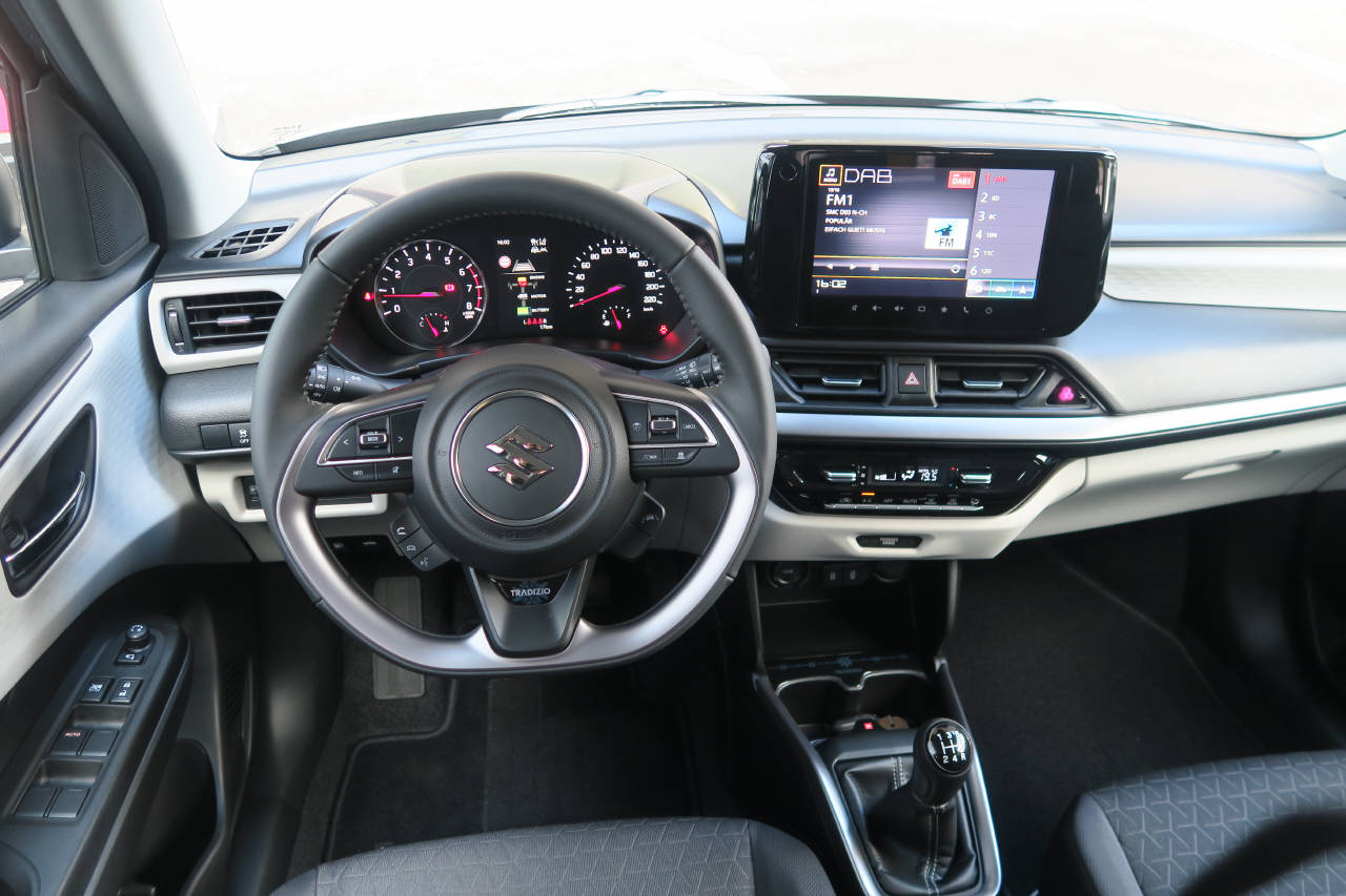 SUZUKI Swift 1.2 Tradizio Top Hybrid 4x4-image-4