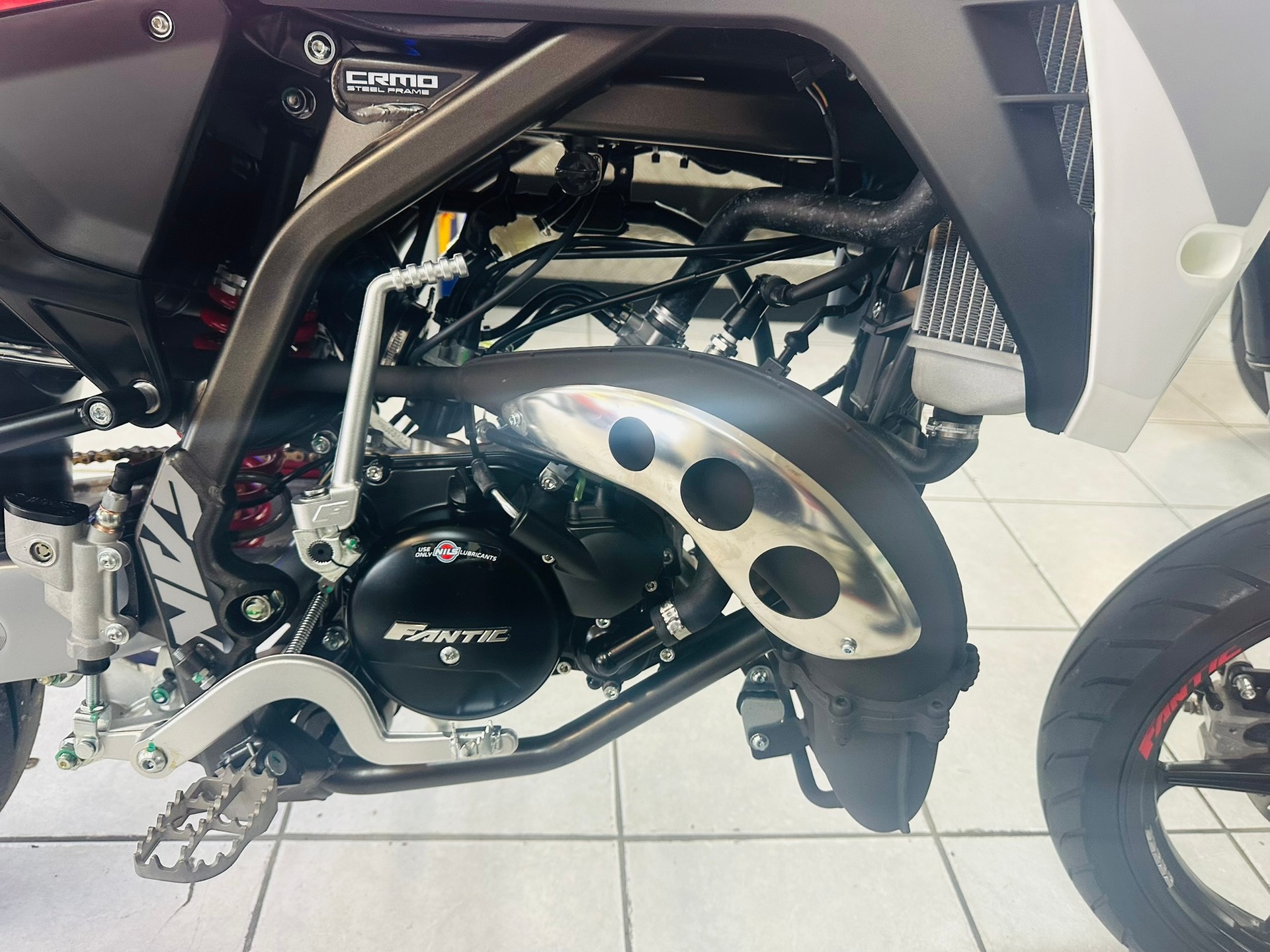 FANTIC XM 50 Motard Performance-image-4
