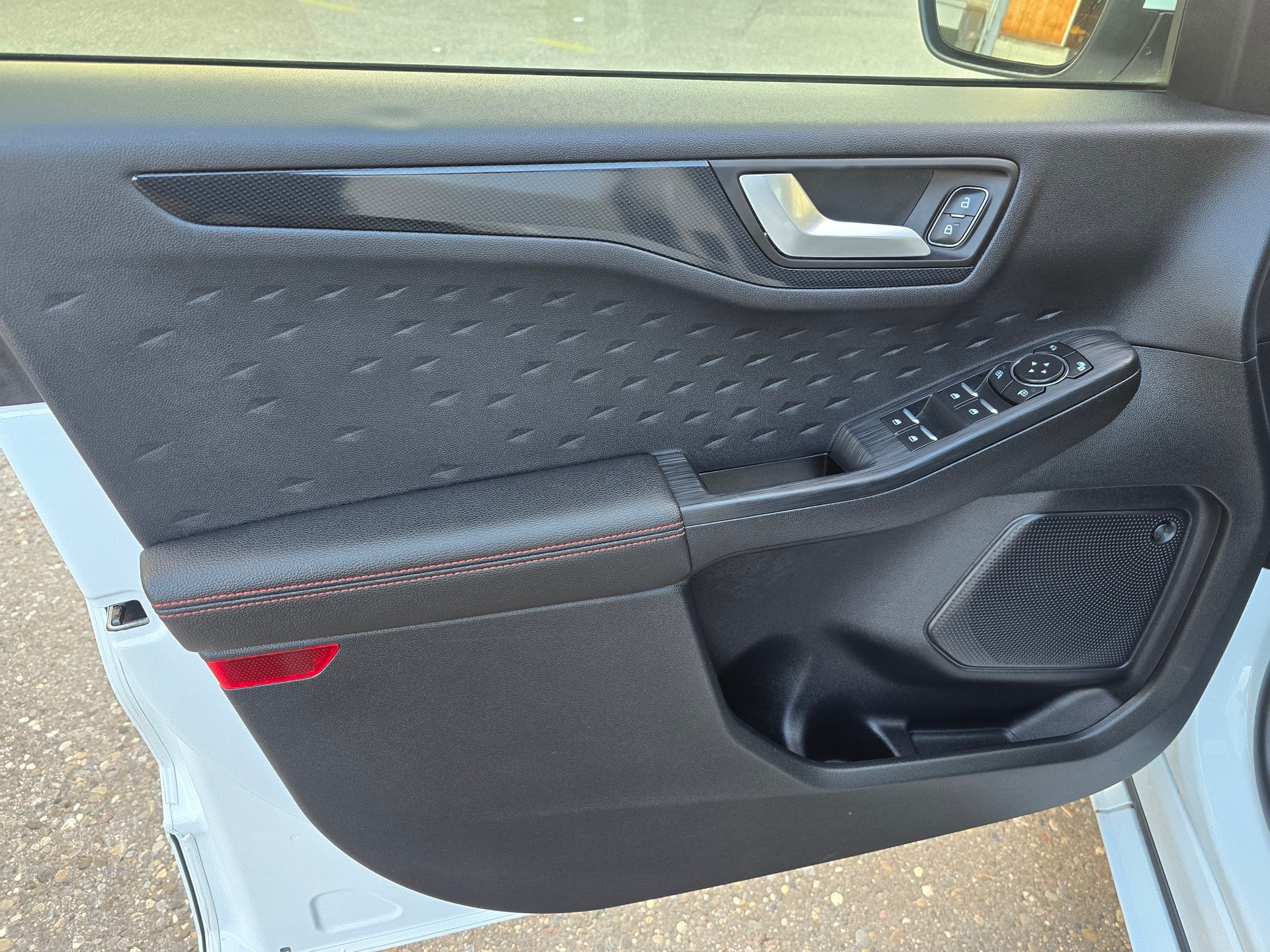 FORD Kuga 2.0 TDCi EcoBlue ST-Line X 4WD-image-14