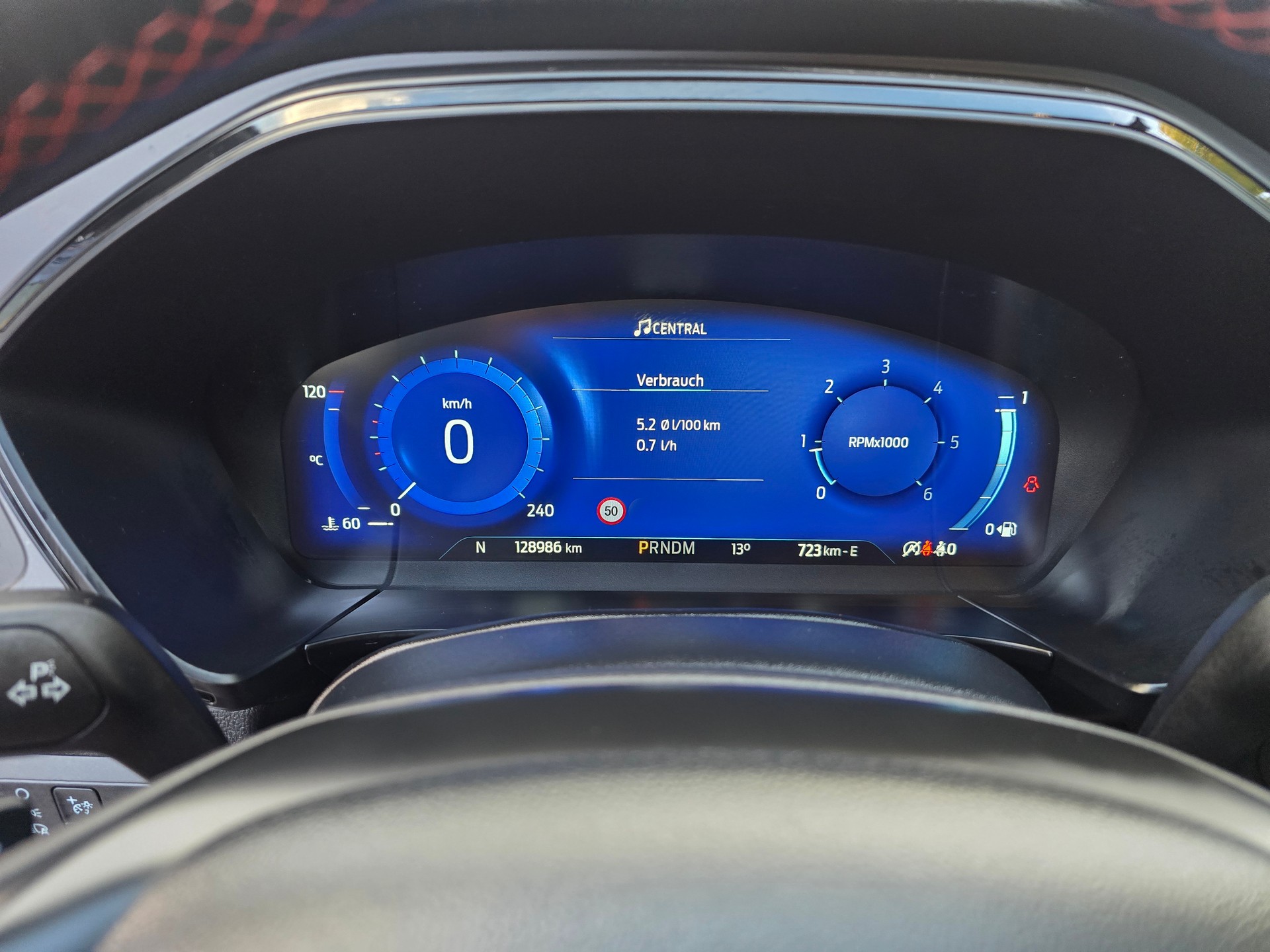 FORD Kuga 2.0 TDCi EcoBlue ST-Line X 4WD-image-20