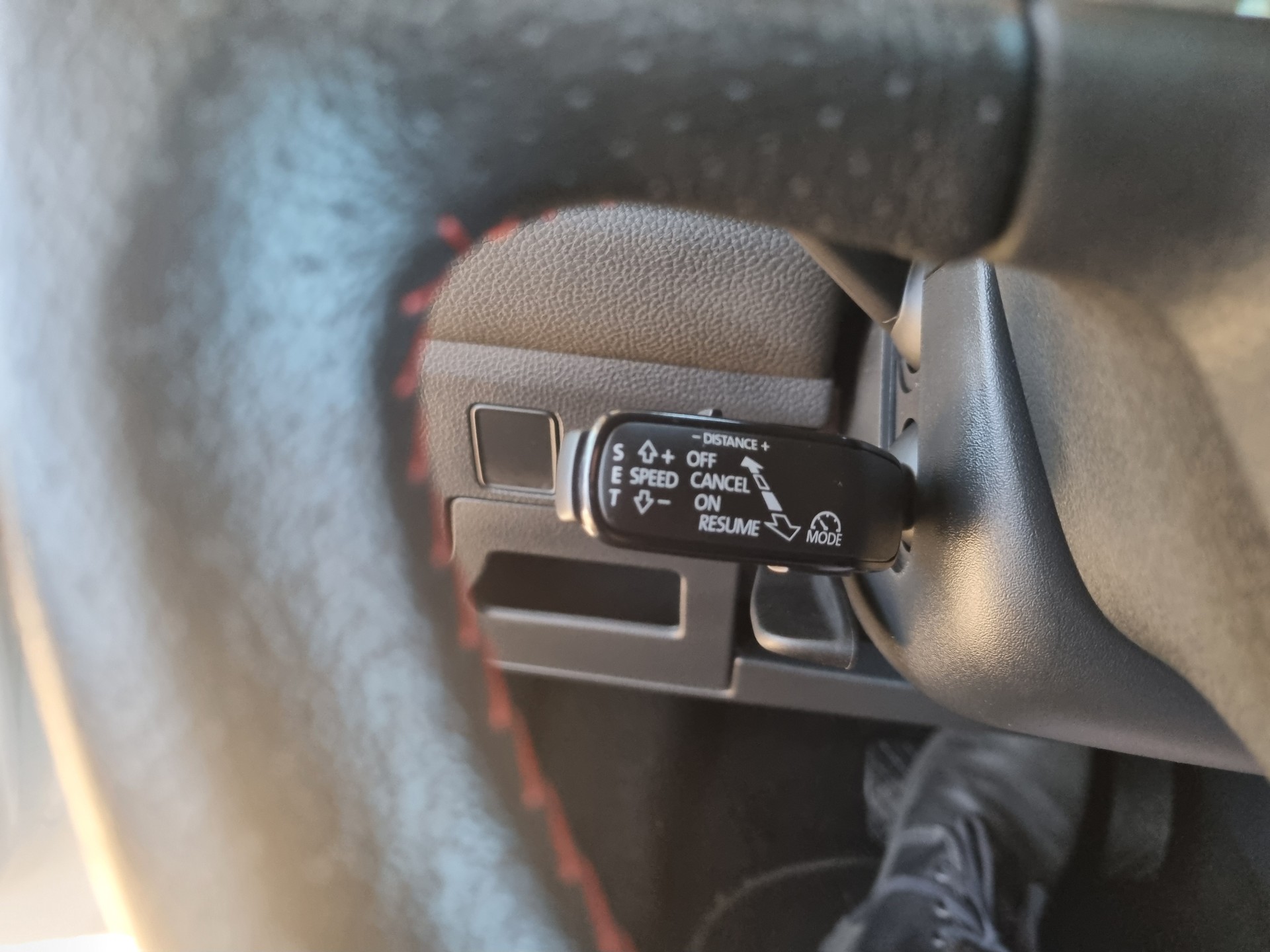 SEAT Arona 1.0 TSI Eco FR DSG-image-11