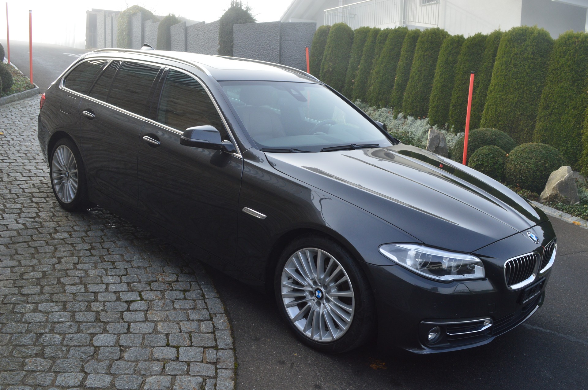 BMW 535d Touring xDrive Luxury Line Steptronic-image-4