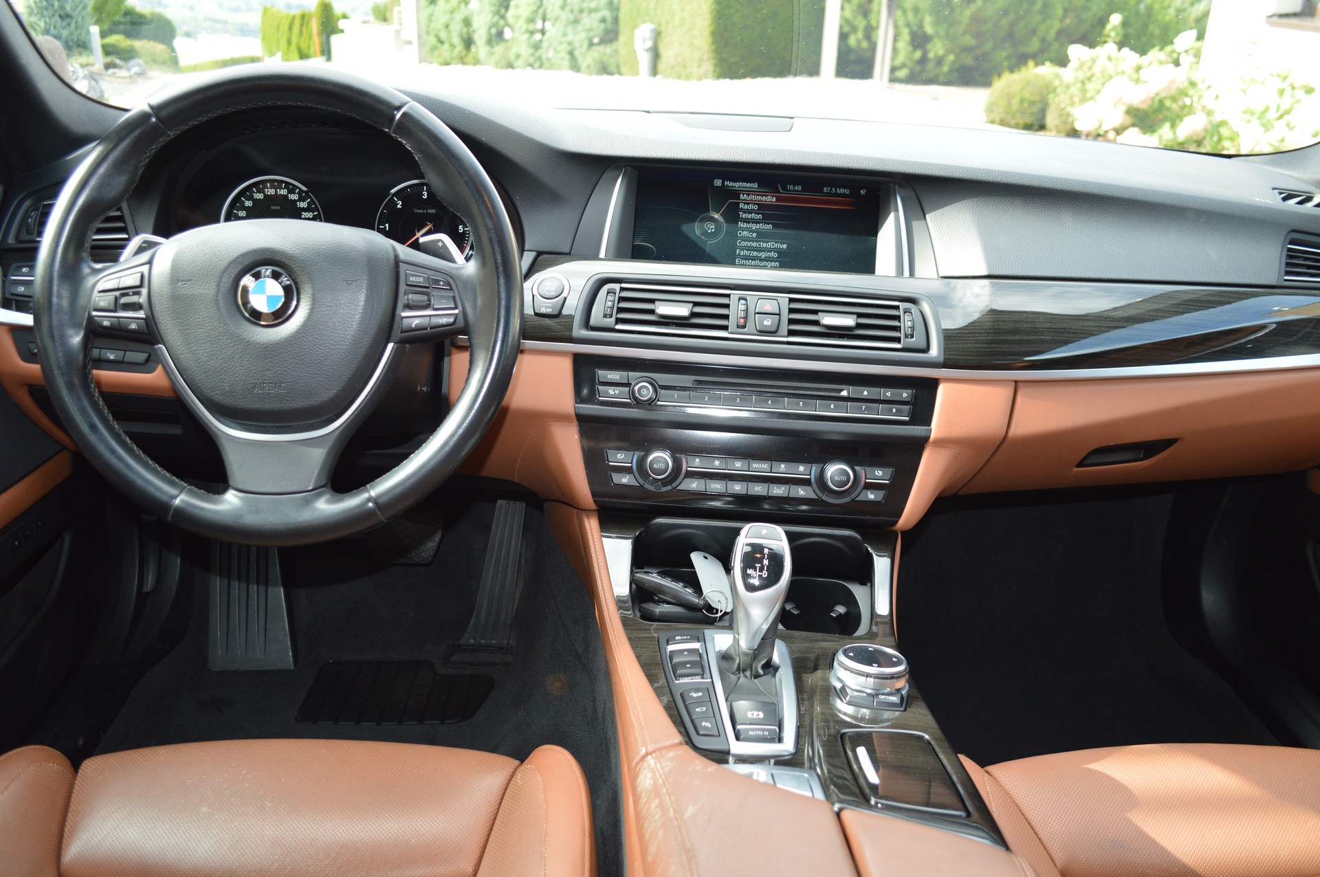 BMW 535d Touring xDrive Luxury Line Steptronic-image-6