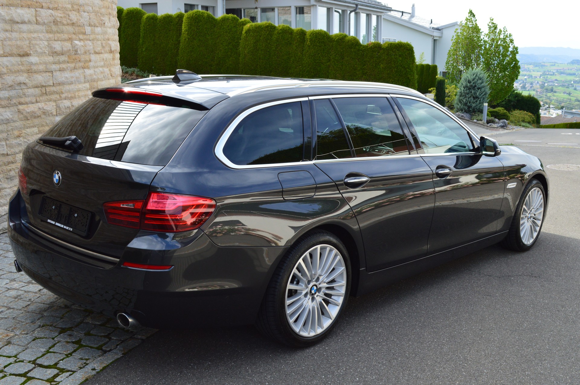 BMW 535d Touring xDrive Luxury Line Steptronic-image-3