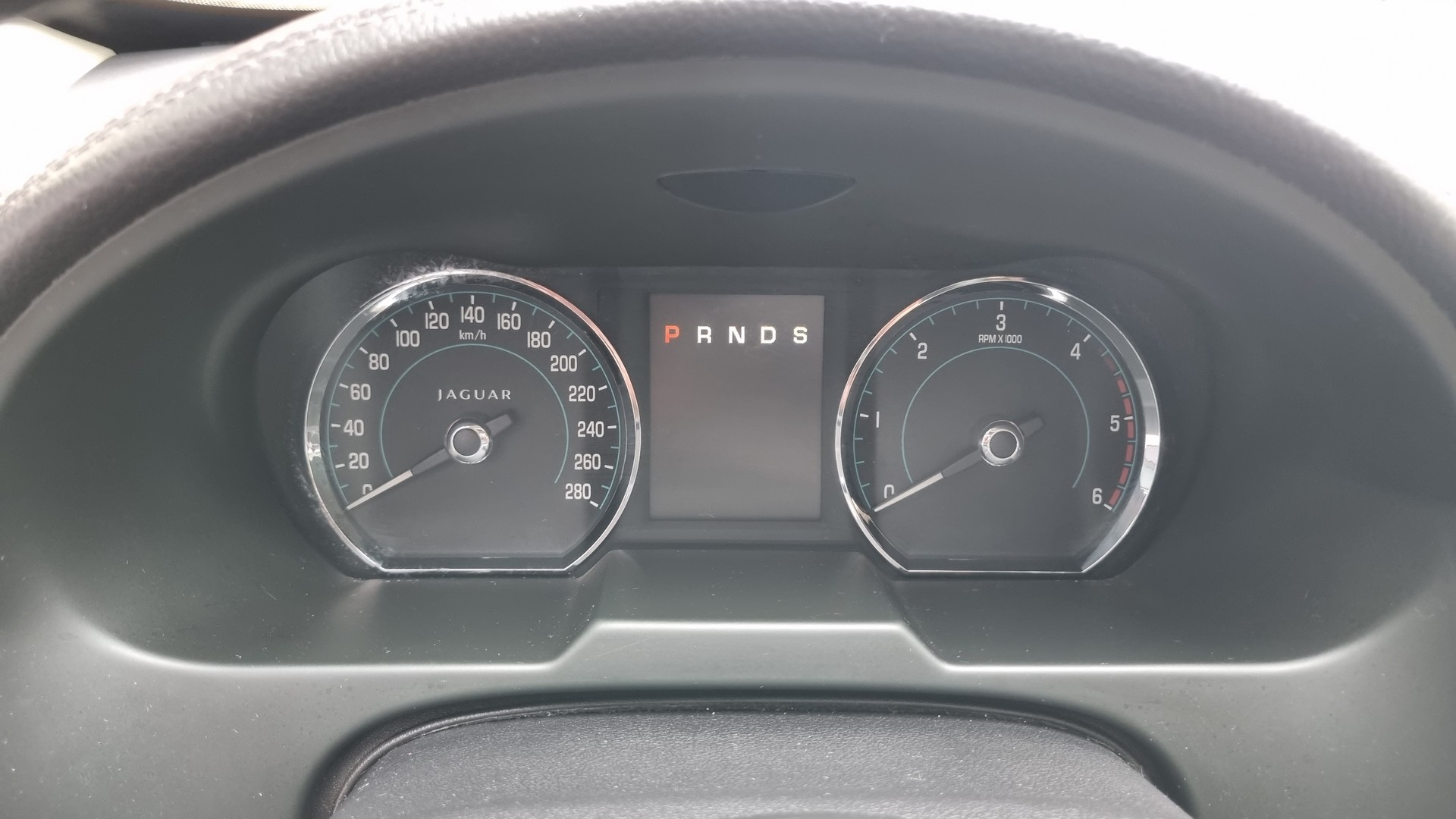 JAGUAR XF 2.2d-image-15