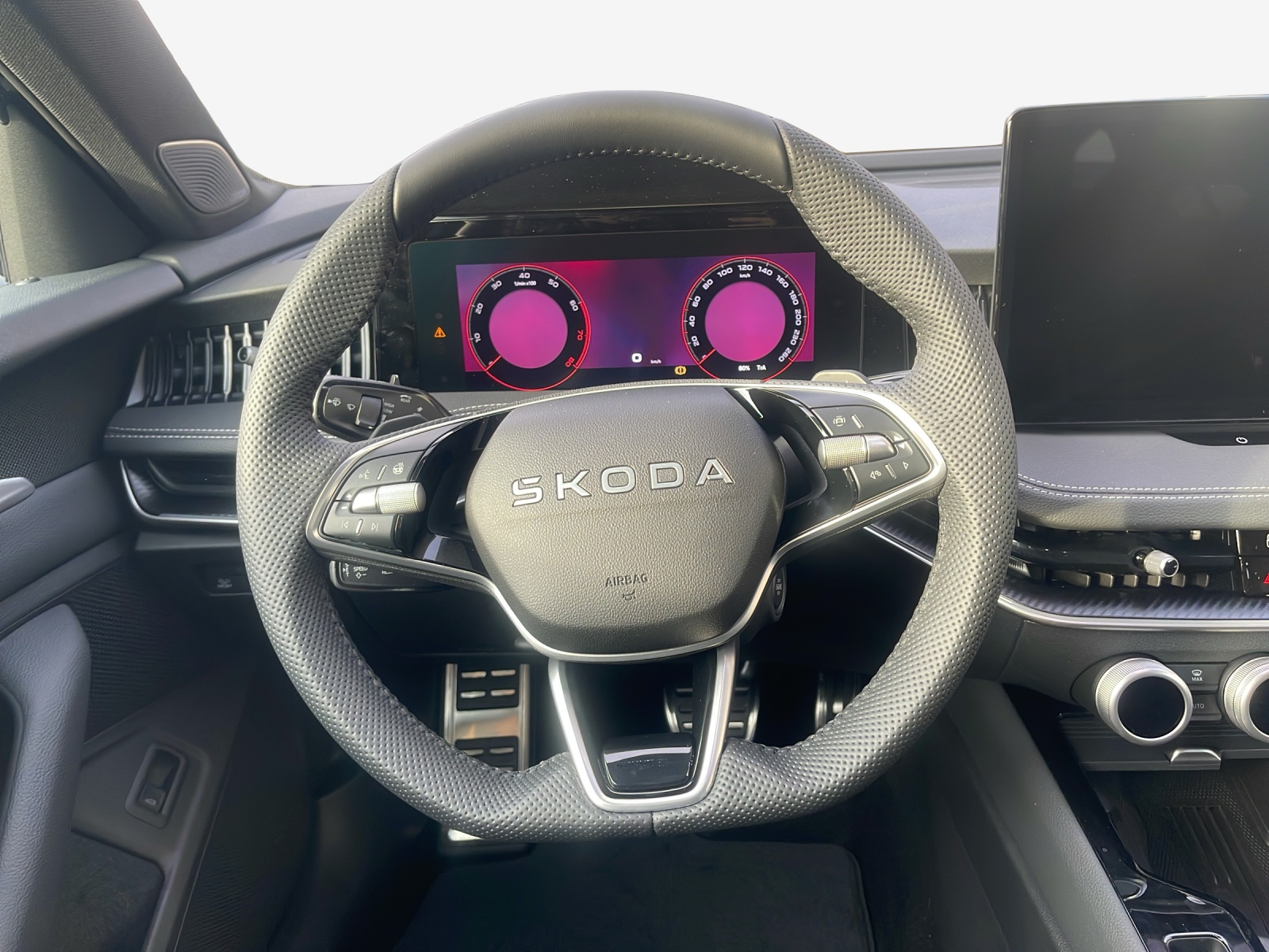 SKODA Superb Combi 2.0 TSI Sportline 4x4 DSG-image-9
