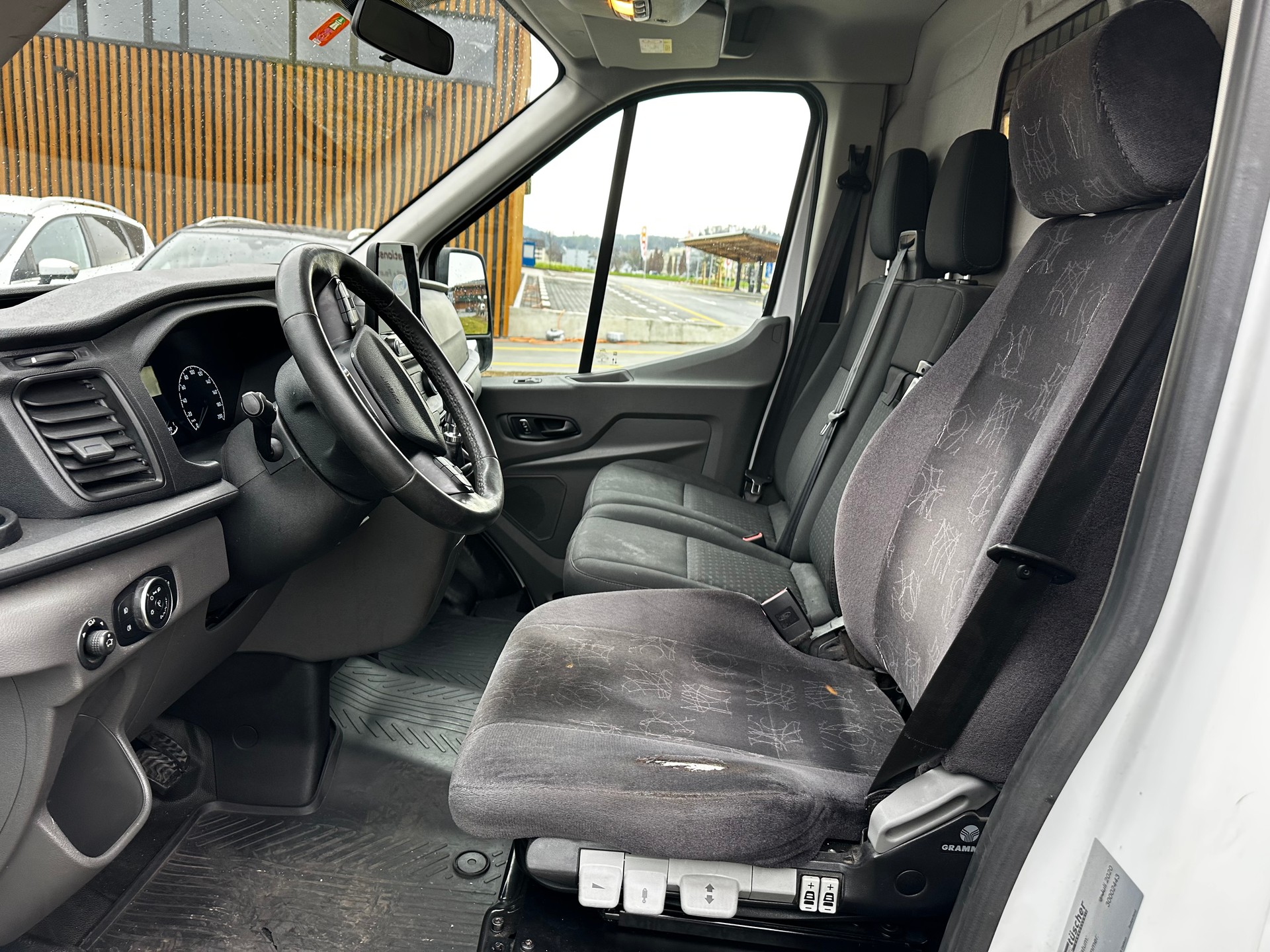 FORD Transit Van 350 L3 Trail 2.0 TDCi 185 FWD-image-8
