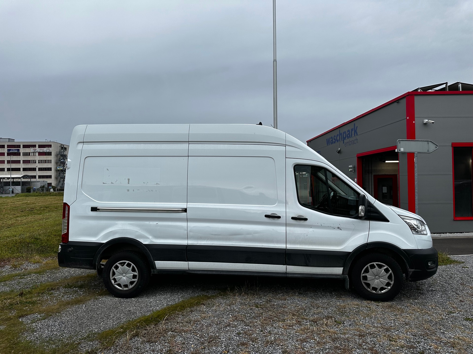 FORD Transit Van 350 L3 Trail 2.0 TDCi 185 FWD-image-4