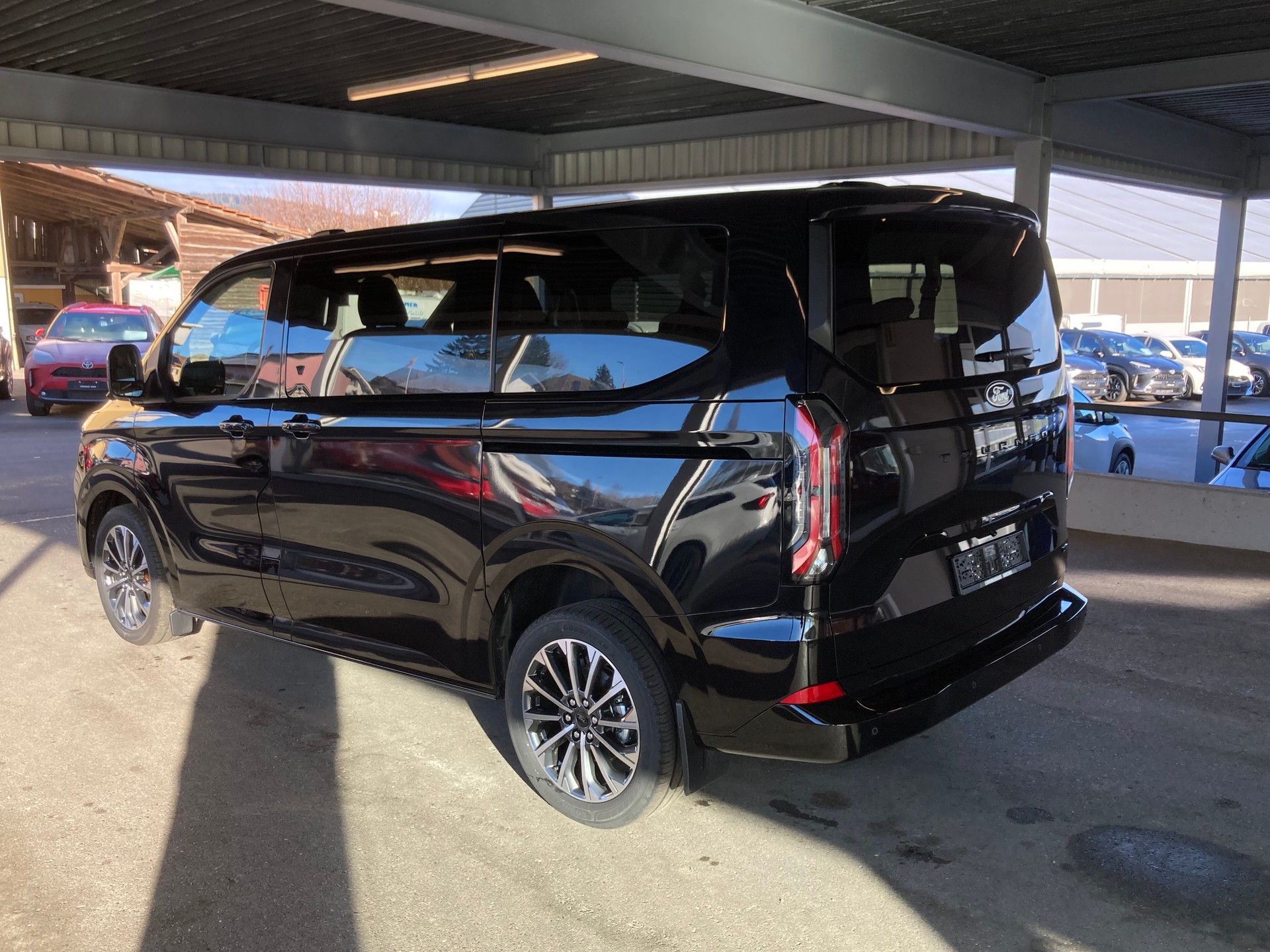 FORD Tourneo Bus 320 L1H1 TitaniumX Automat 4x4-image-4