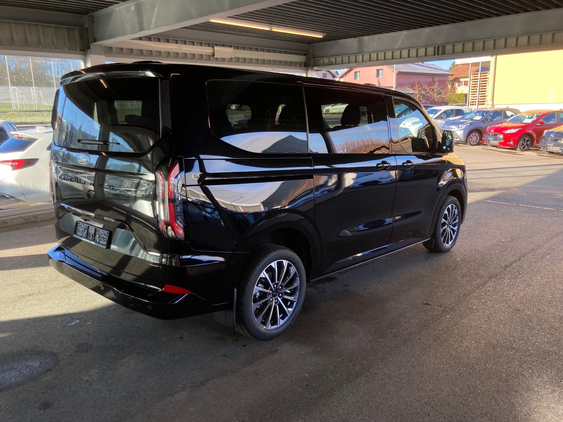 FORD Tourneo Bus 320 L1H1 TitaniumX Automat 4x4-image-3