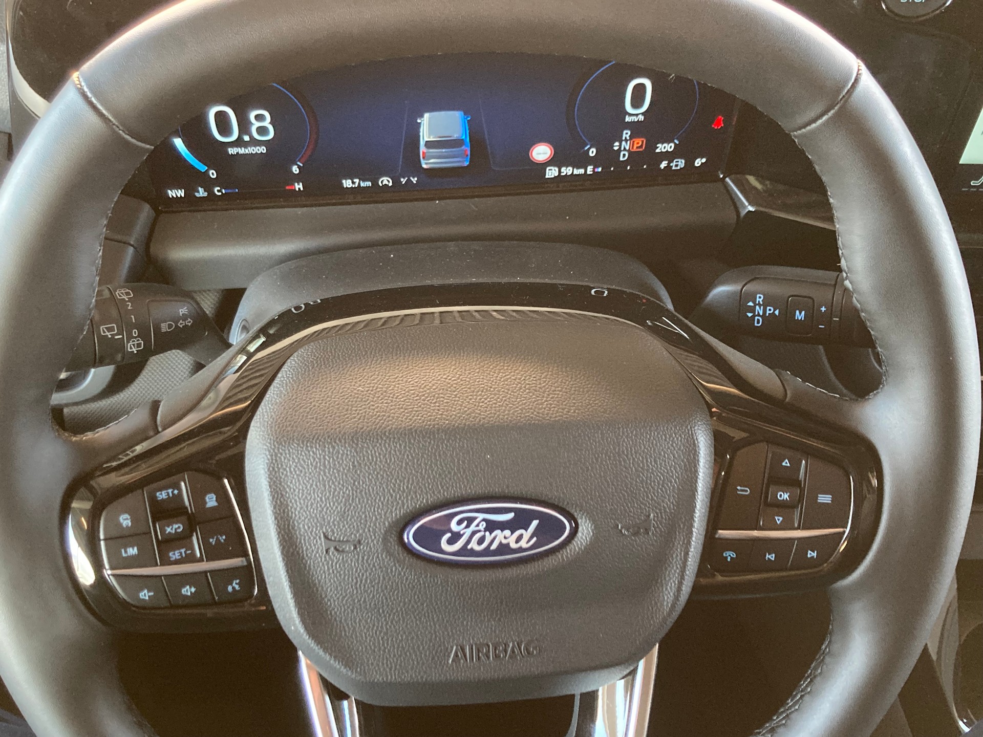 FORD Tourneo Bus 320 L1H1 TitaniumX Automat 4x4-image-8