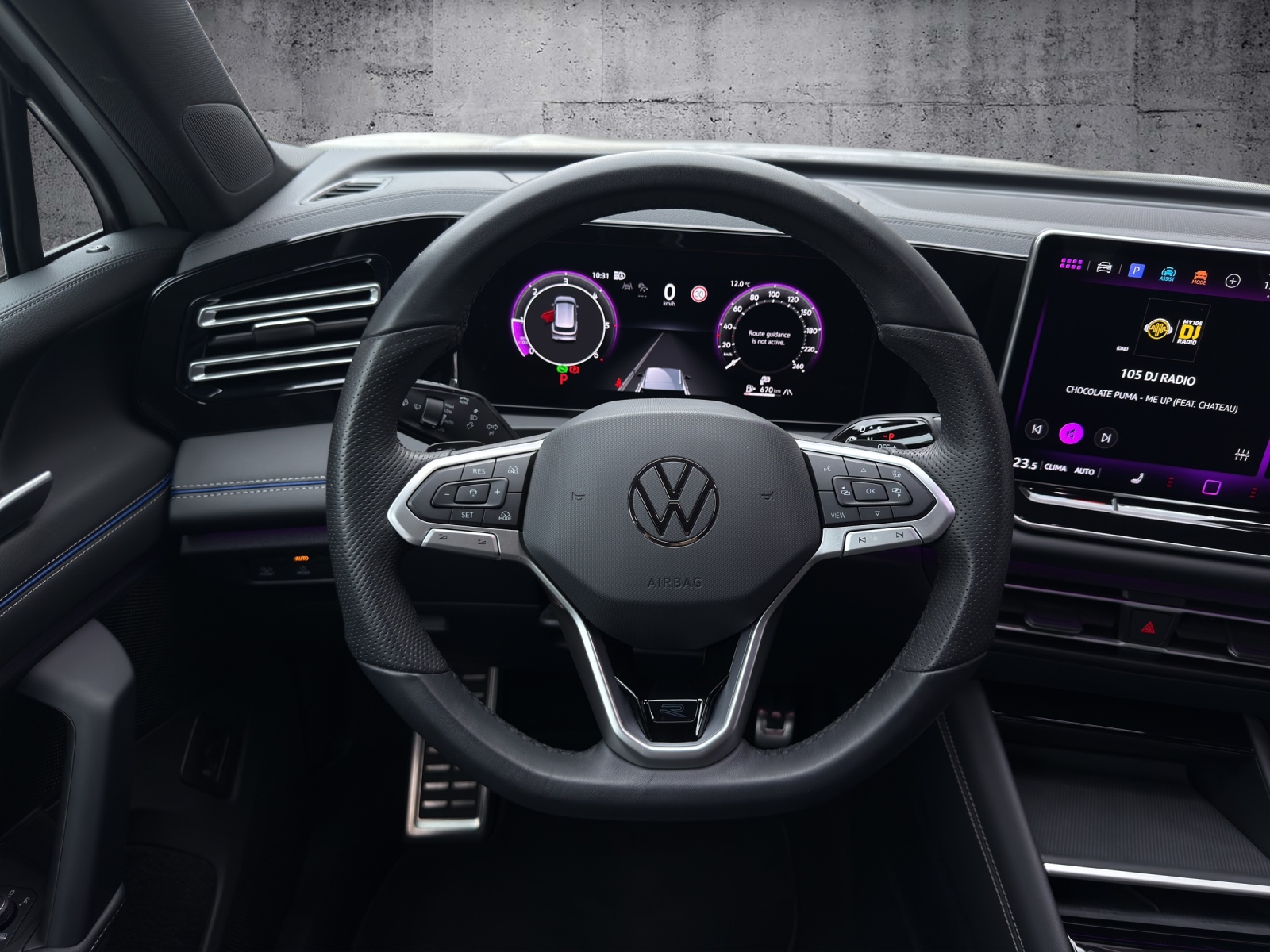 VW Tiguan 2.0 TDI SCR R-Line 4Motion DSG *CH-Fahrzeug*-image-6