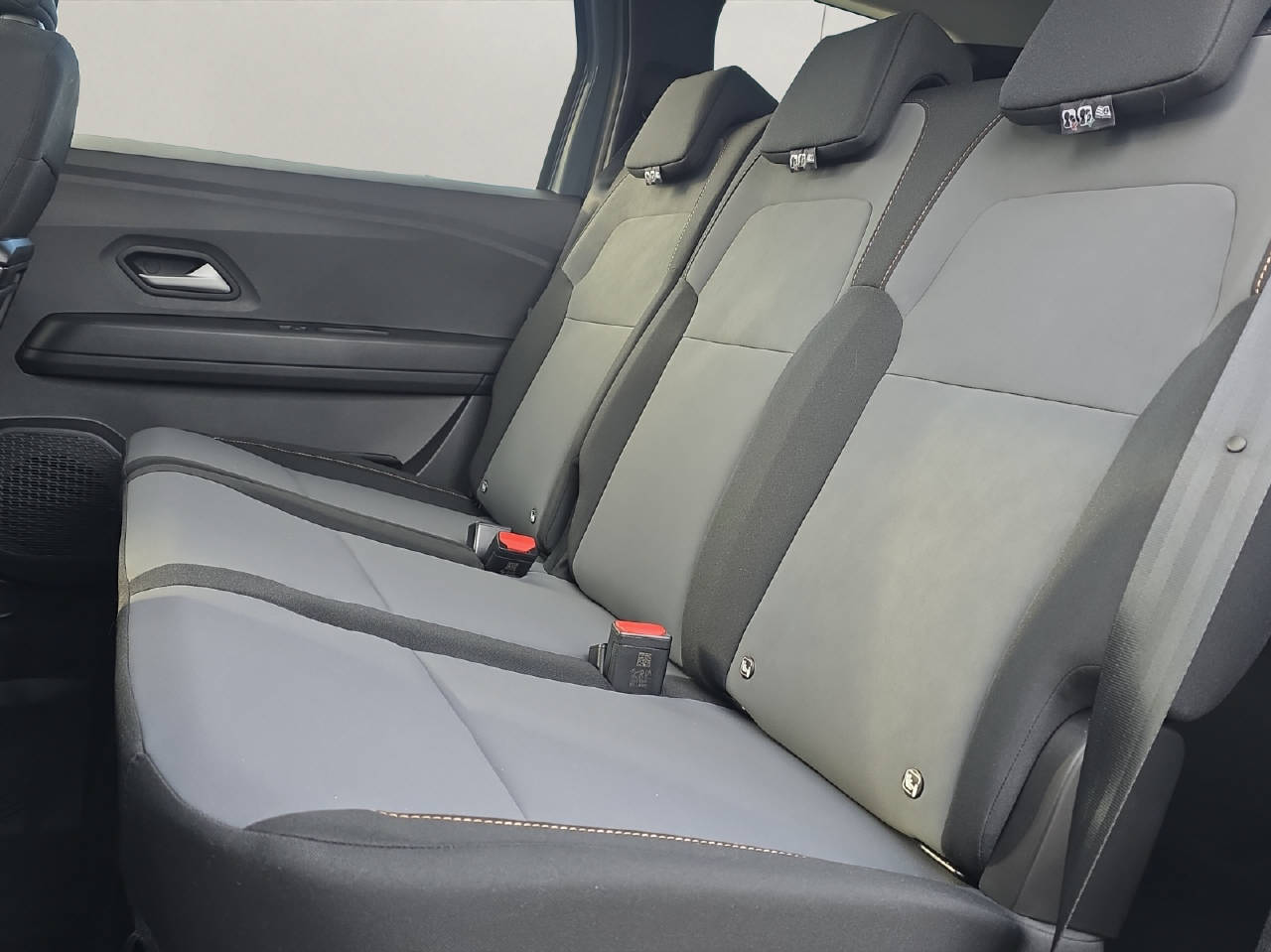 DACIA Jogger 1.6 Hybrid Extreme 5P-image-9