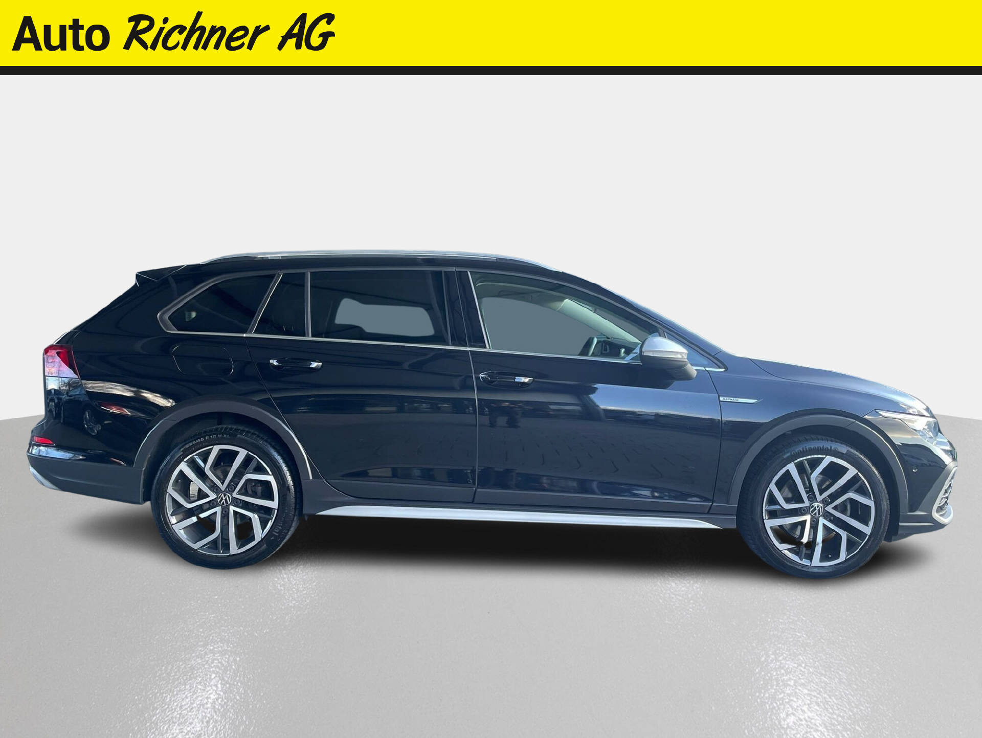 VW Golf VIII Variant 2.0 TDI Alltrack DSG 4motion-image-2