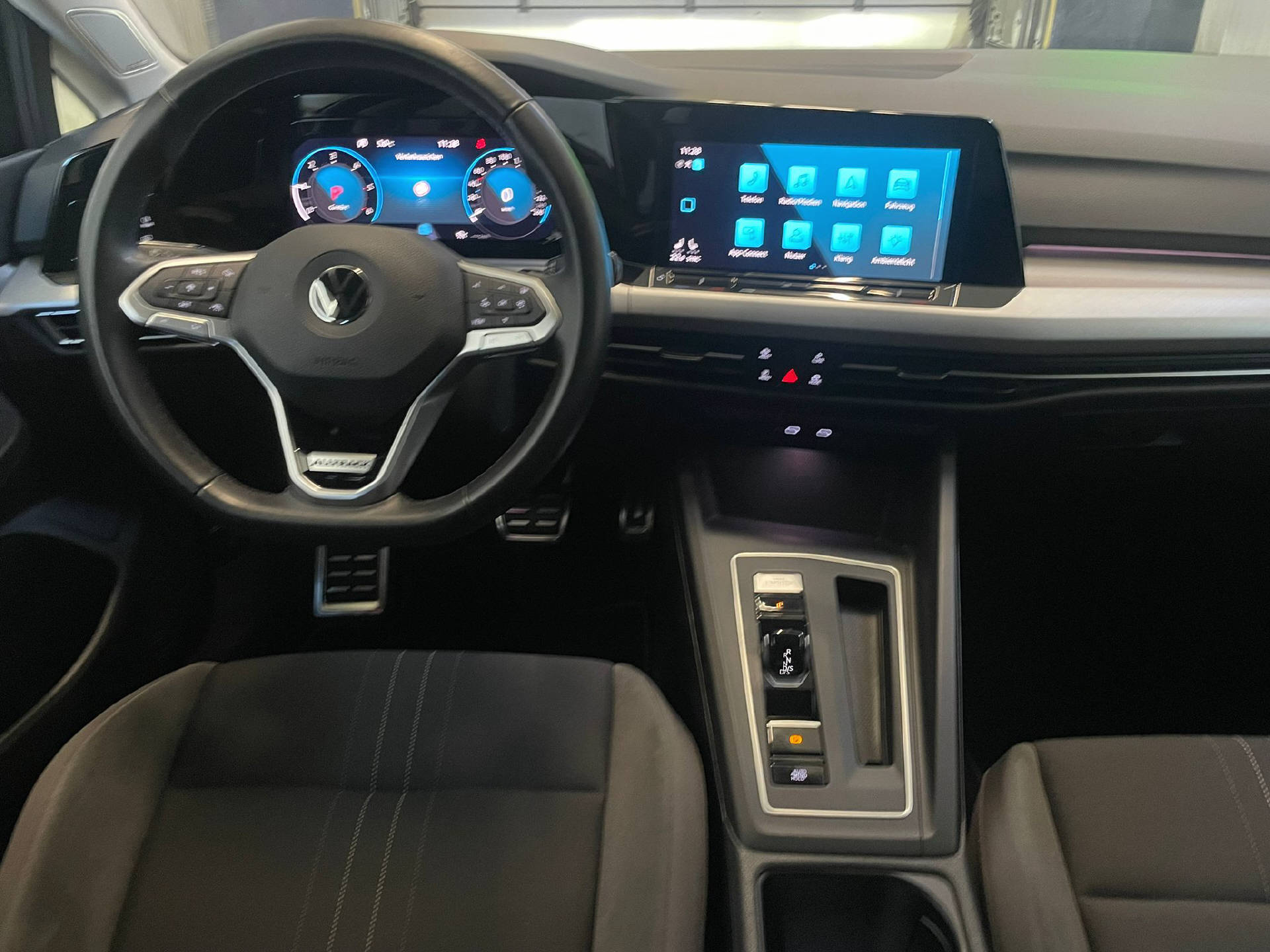 VW Golf VIII Variant 2.0 TDI Alltrack DSG 4motion-image-6