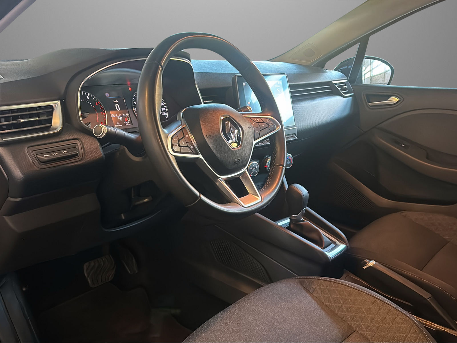 RENAULT Clio 1.0 Equilibre CVT-image-6
