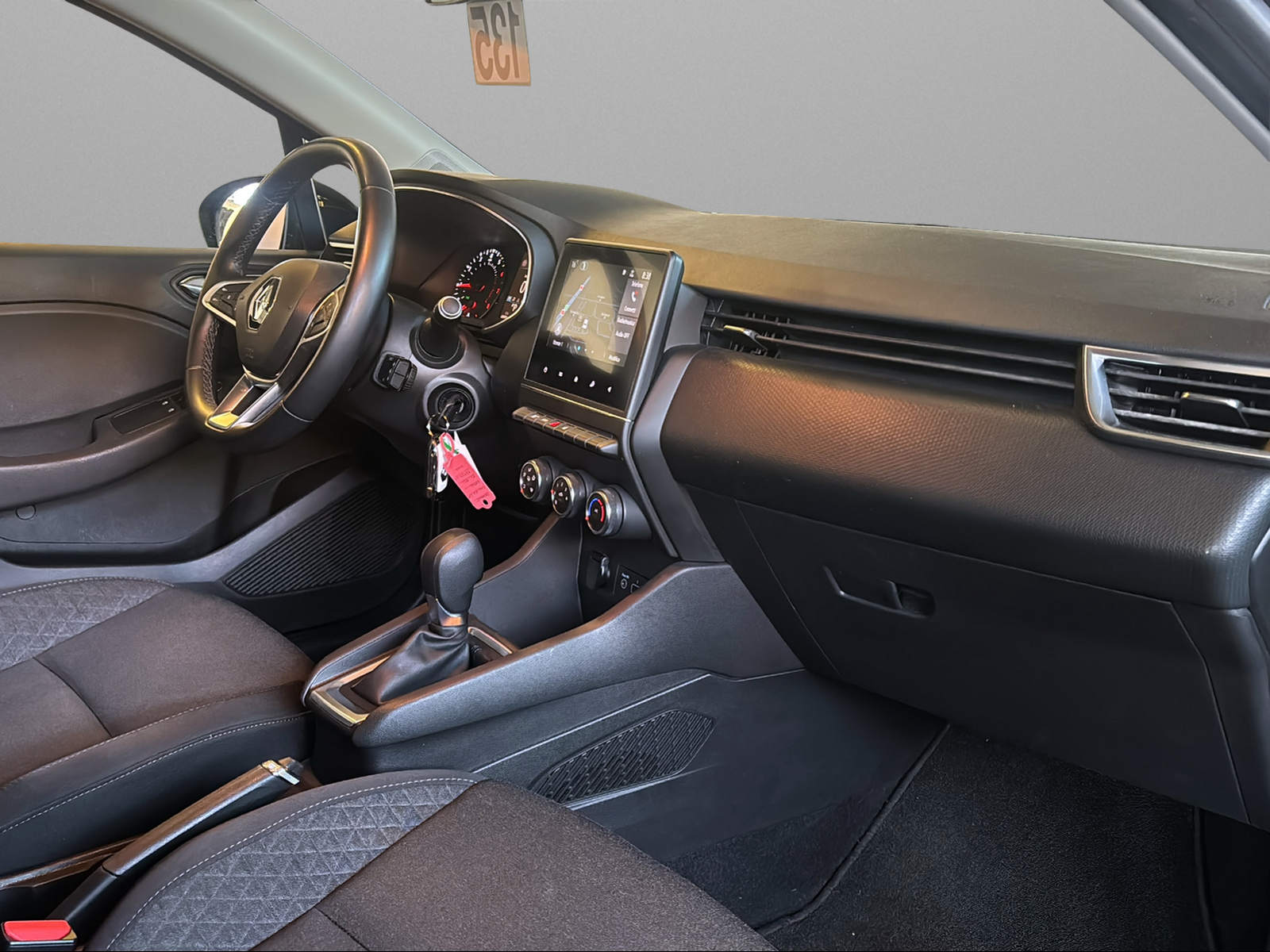 RENAULT Clio 1.0 Equilibre CVT-image-10