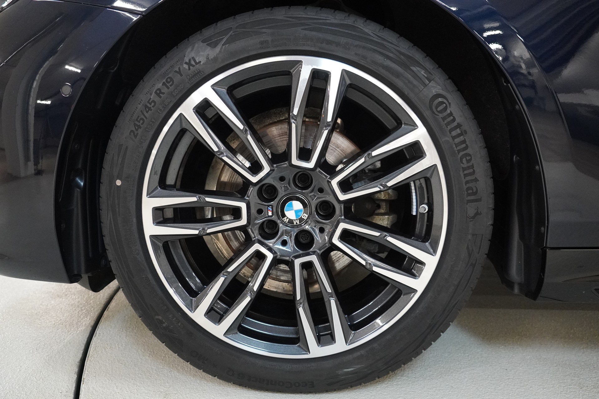 BMW 520d xDrive 48V Touring M Sport Steptronic-image-9