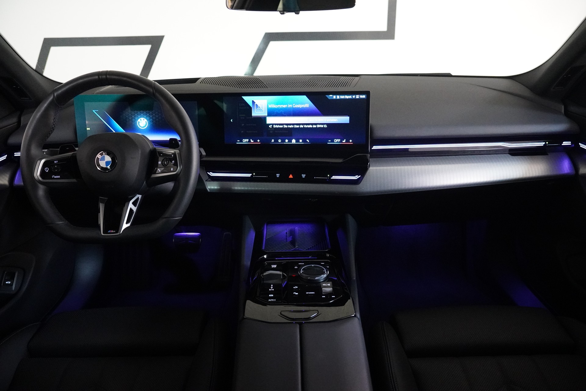 BMW 520d xDrive 48V Touring M Sport Steptronic-image-17