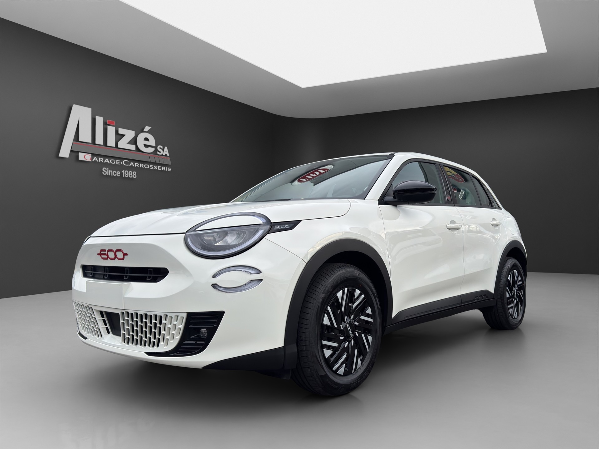 FIAT 600e Red-showroom-element-2