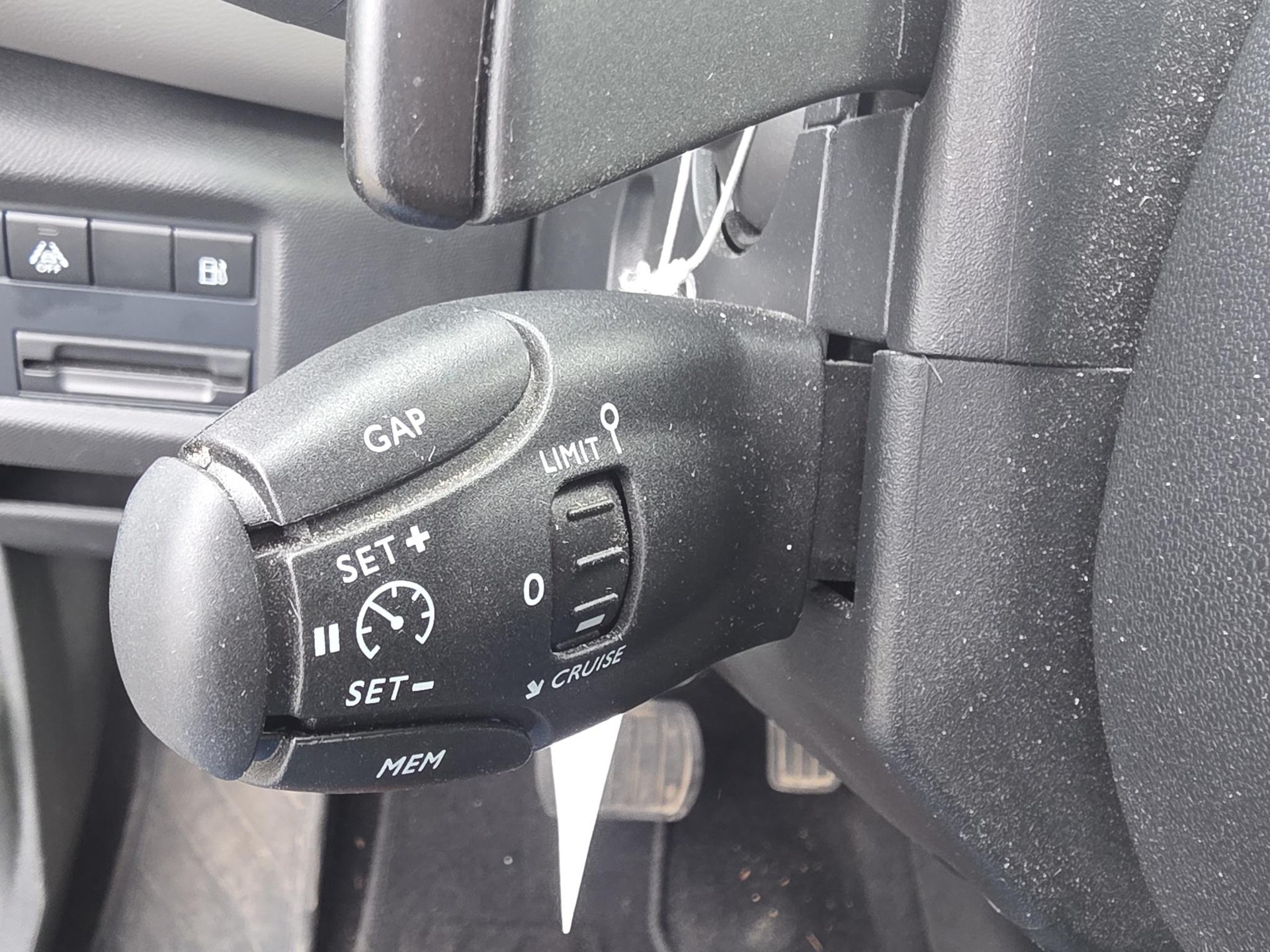 CITROEN C5 Aircross 1.6 Plug-in Hybrid Feel Pack-image-16