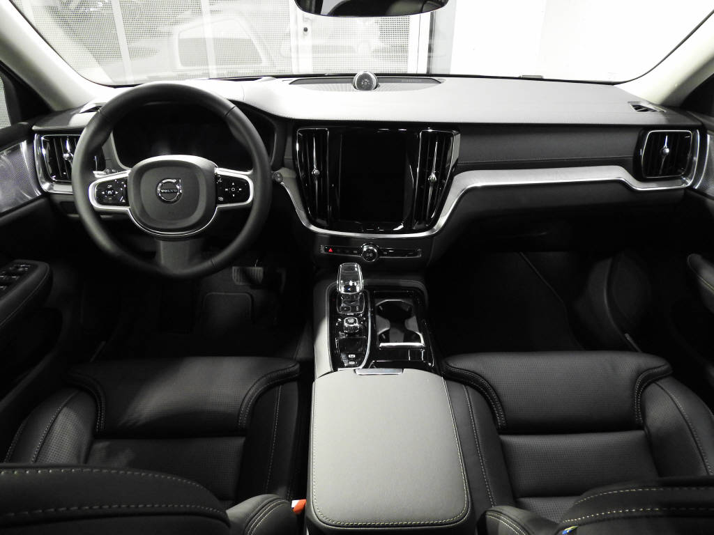 VOLVO V60 2.0 T6 TE Ultra Dark eAWD-image-7