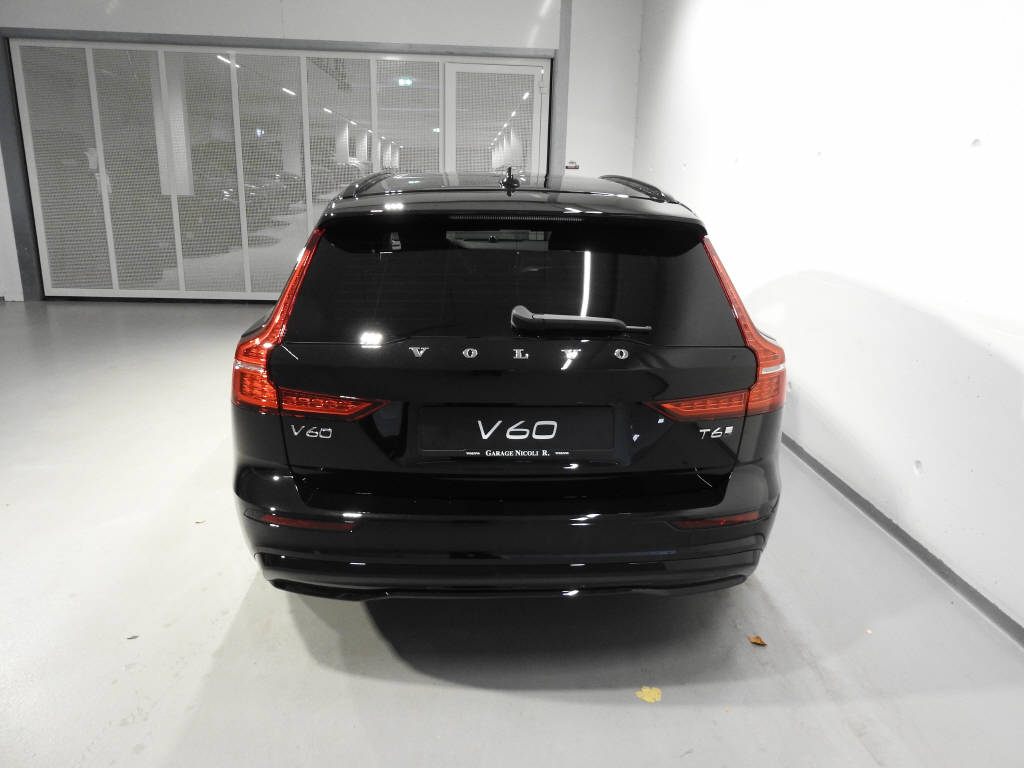 VOLVO V60 2.0 T6 TE Ultra Dark eAWD-image-4