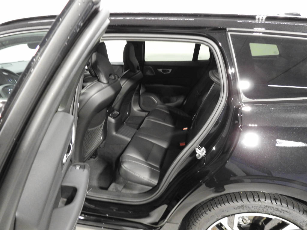 VOLVO V60 2.0 T6 TE Ultra Dark eAWD-image-10