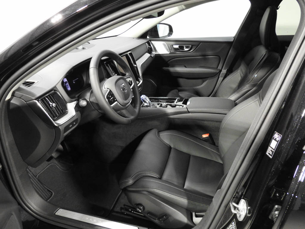VOLVO V60 2.0 T6 TE Ultra Dark eAWD-image-10