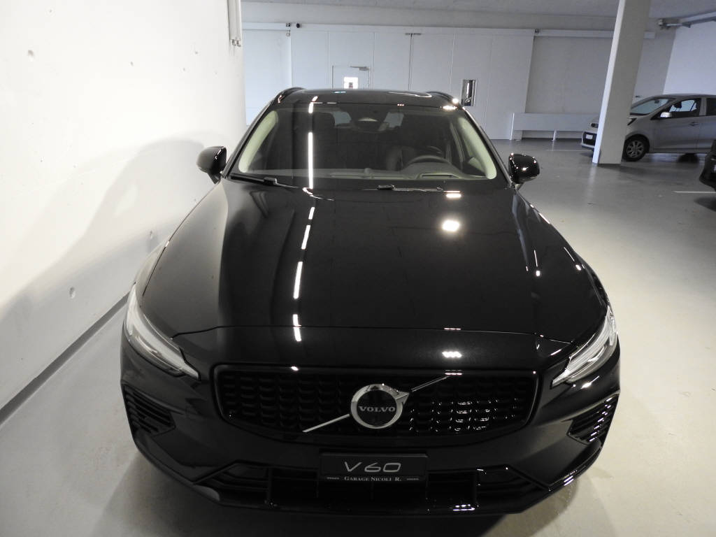 VOLVO V60 2.0 T6 TE Ultra Dark eAWD-image-1