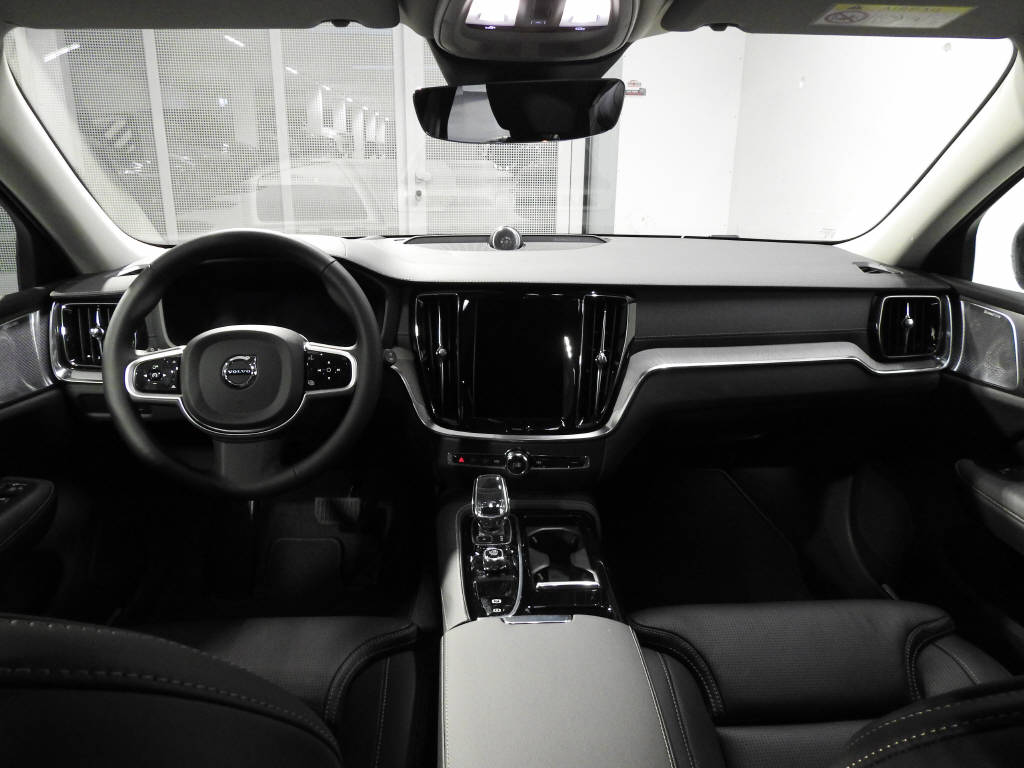 VOLVO V60 2.0 T6 TE Ultra Dark eAWD-image-8