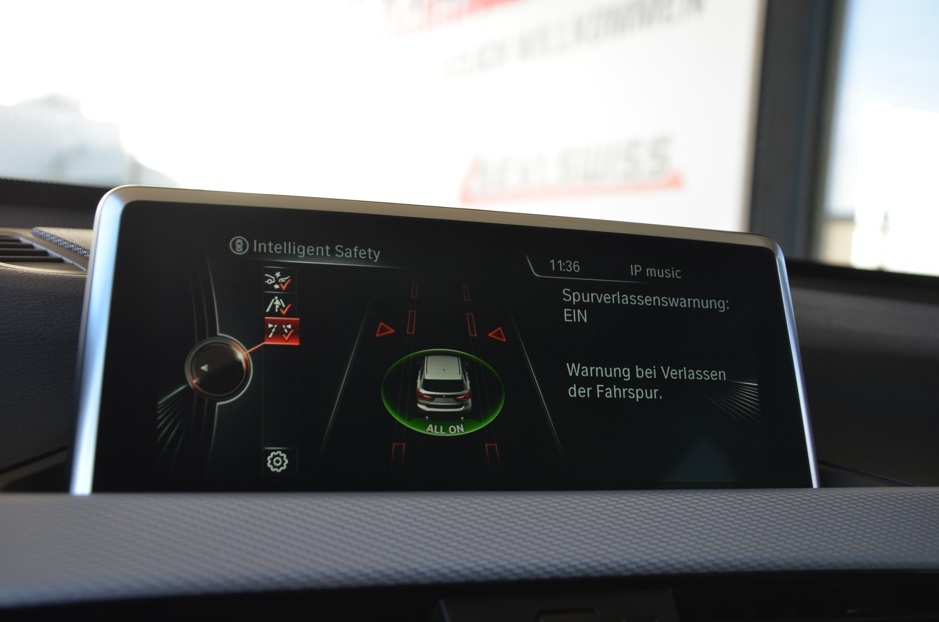 BMW X1 xDrive 25d M Sport Steptronic*Frisch ab MFK,1 Jahr oder 20'000km Garantie*-image-15