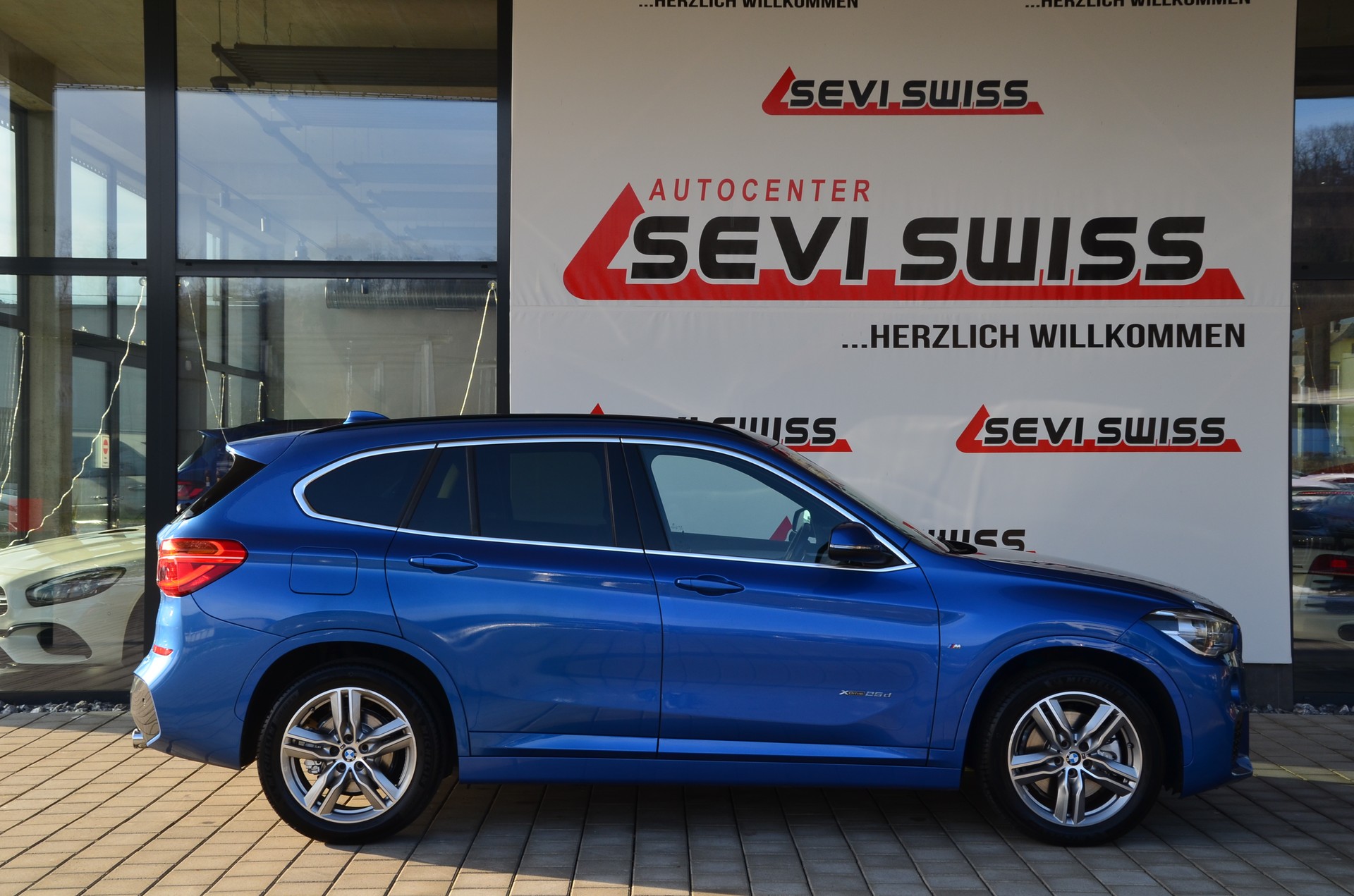 BMW X1 xDrive 25d M Sport Steptronic*Frisch ab MFK,1 Jahr oder 20'000km Garantie*-image-3