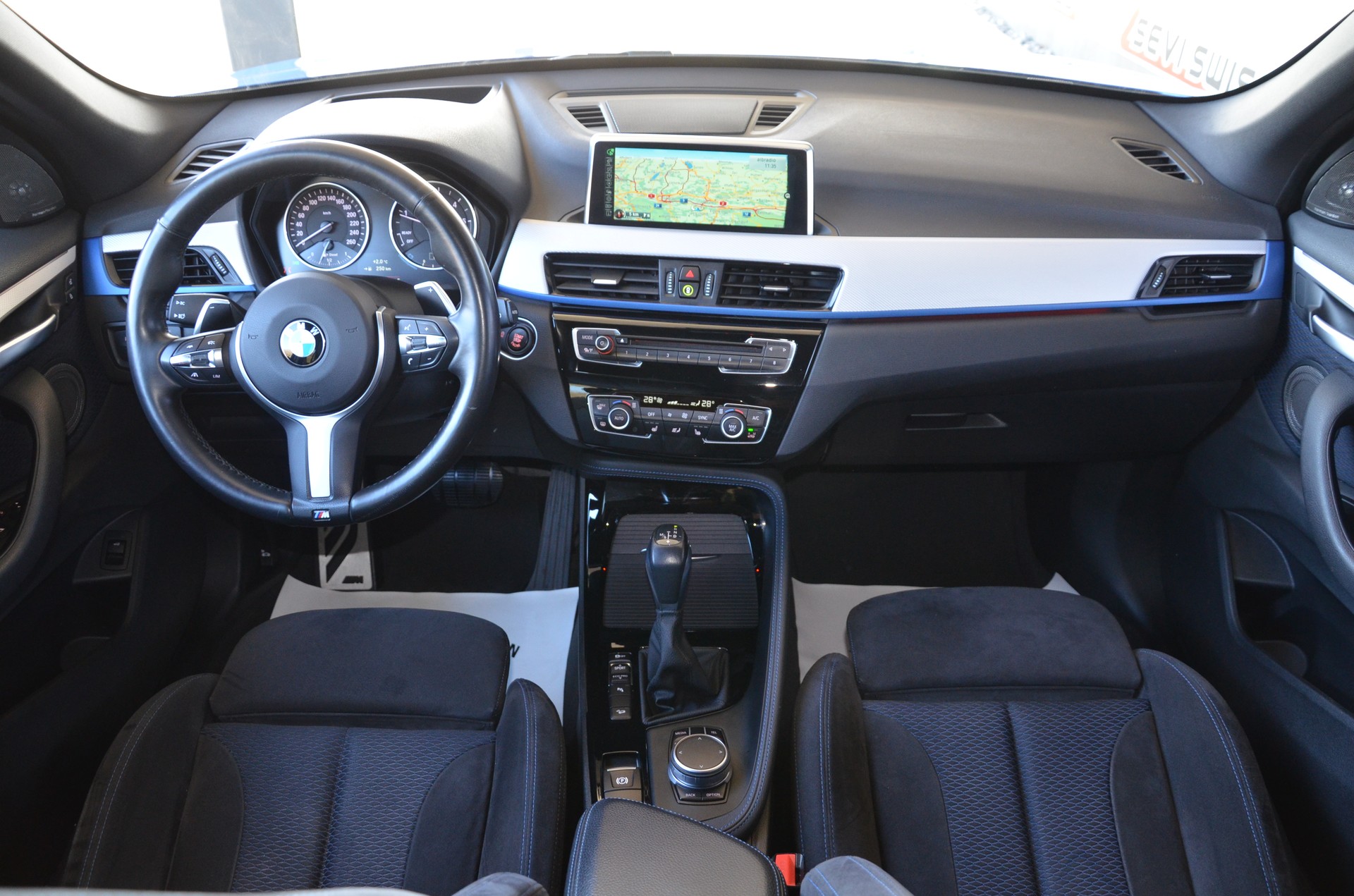 BMW X1 xDrive 25d M Sport Steptronic*Frisch ab MFK,1 Jahr oder 20'000km Garantie*-image-10