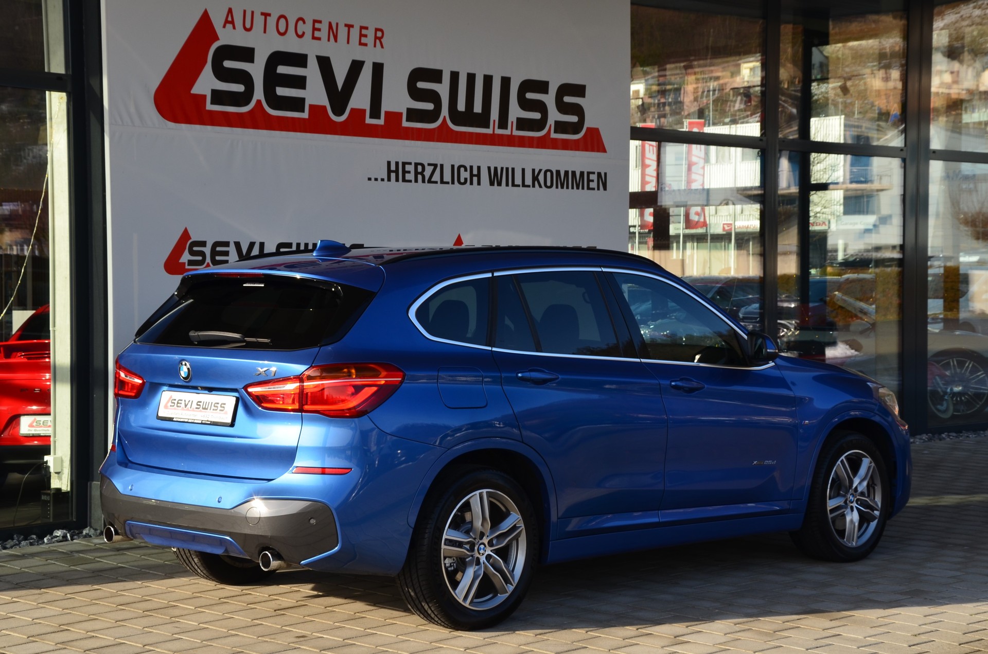 BMW X1 xDrive 25d M Sport Steptronic*Frisch ab MFK,1 Jahr oder 20'000km Garantie*-image-4