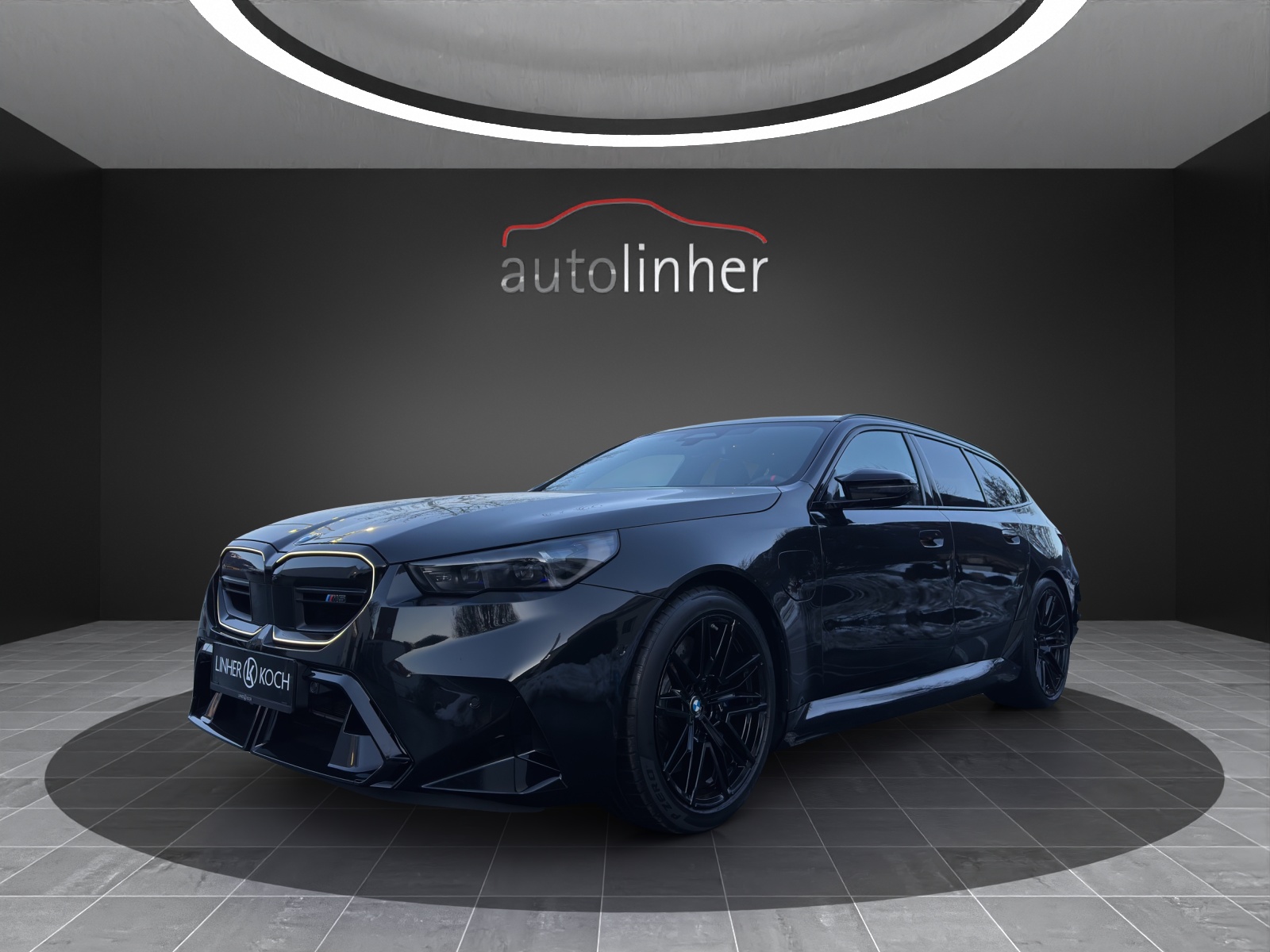 BMW M5 xDrive Touring-image-0