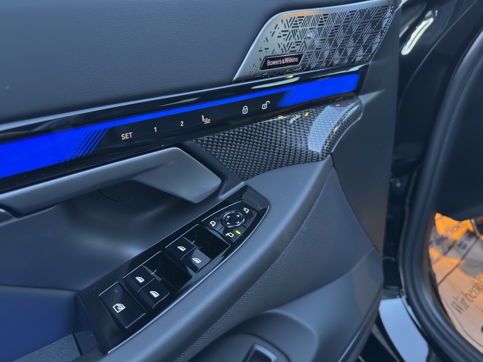 BMW M5 xDrive Touring-image-14