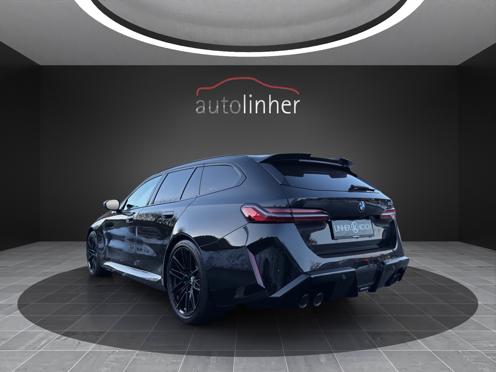 BMW M5 xDrive Touring-image-2